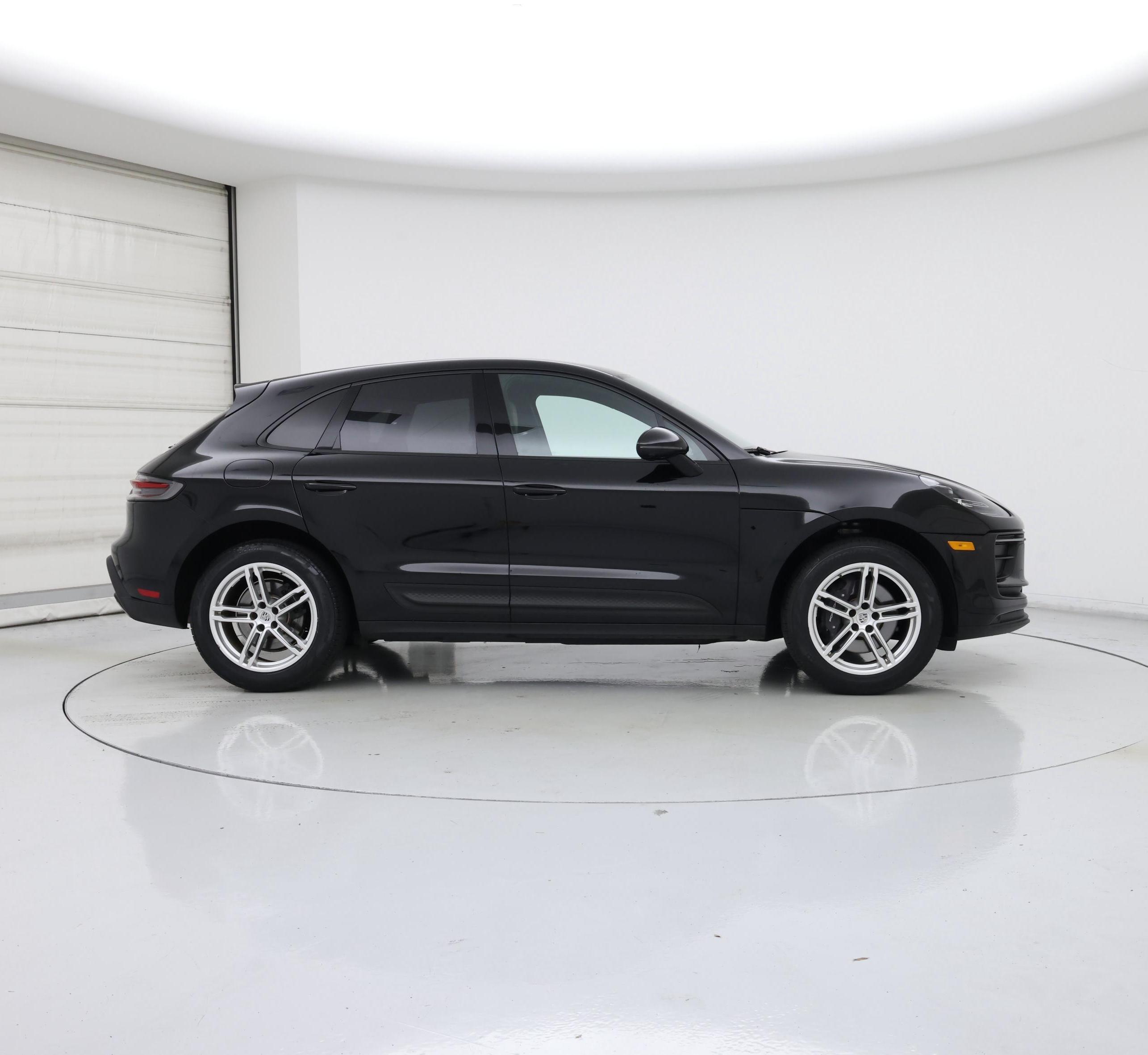 Thumbnail: 2023 Porsche Macan - 7