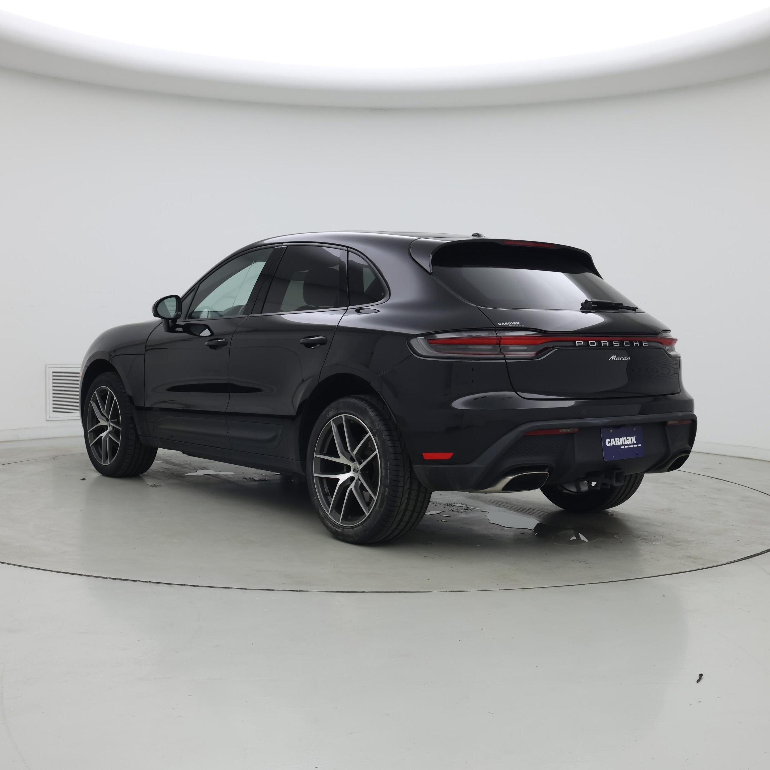 Thumbnail: 2023 Porsche Macan - 2