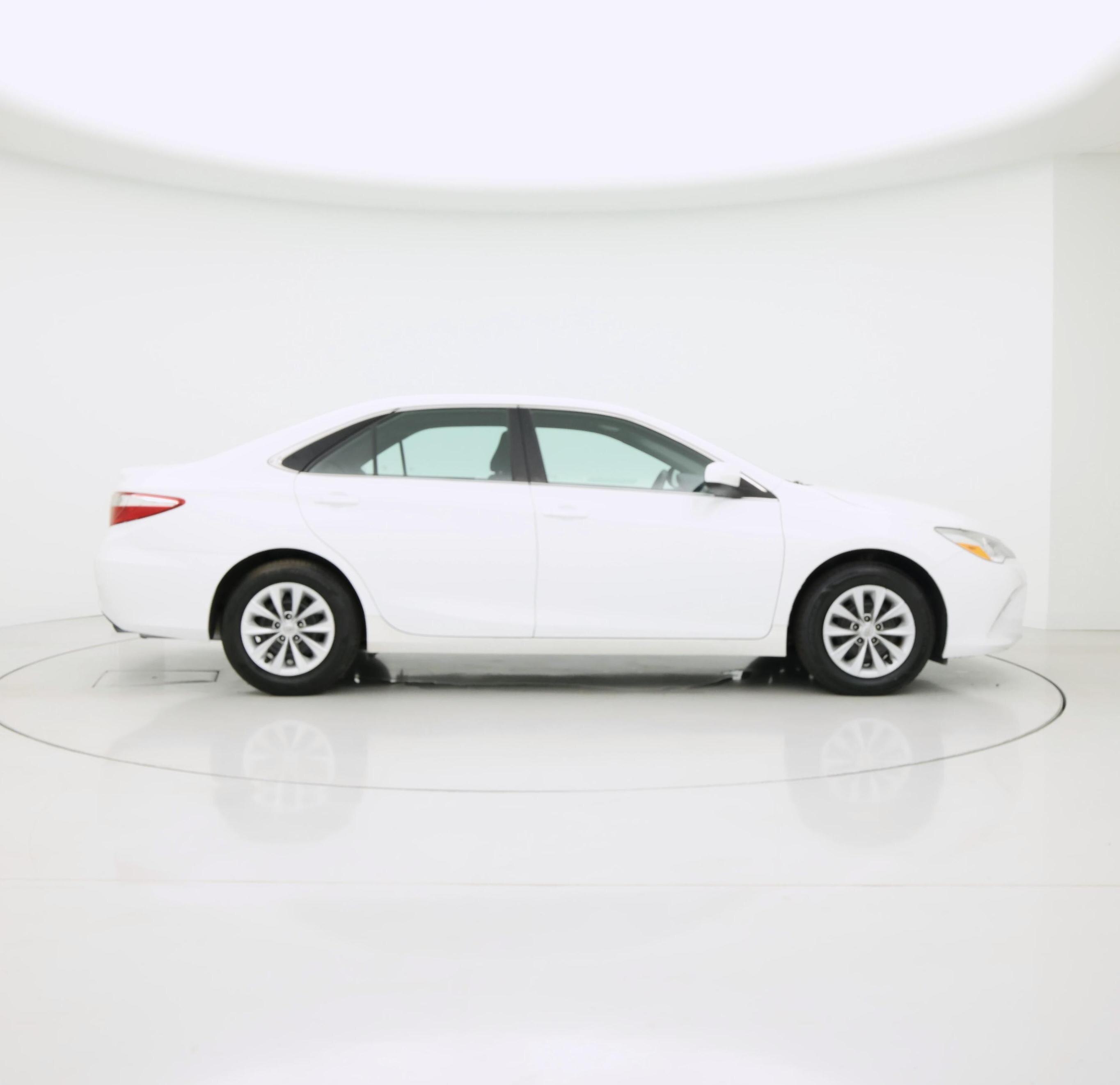 Thumbnail: 2017 Toyota Camry - 7