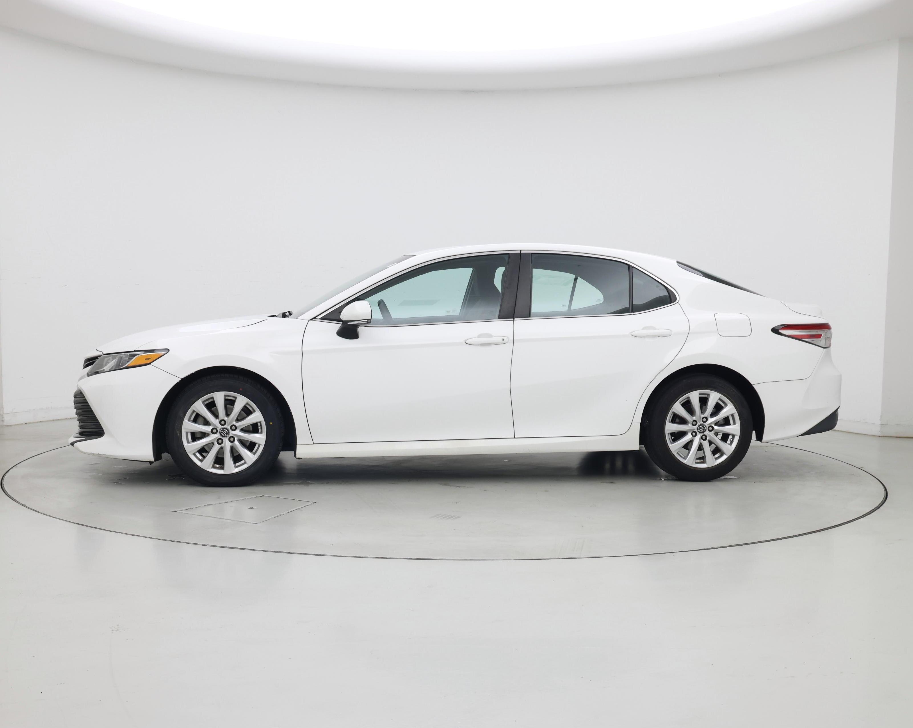 Thumbnail: 2018 Toyota Camry - 3