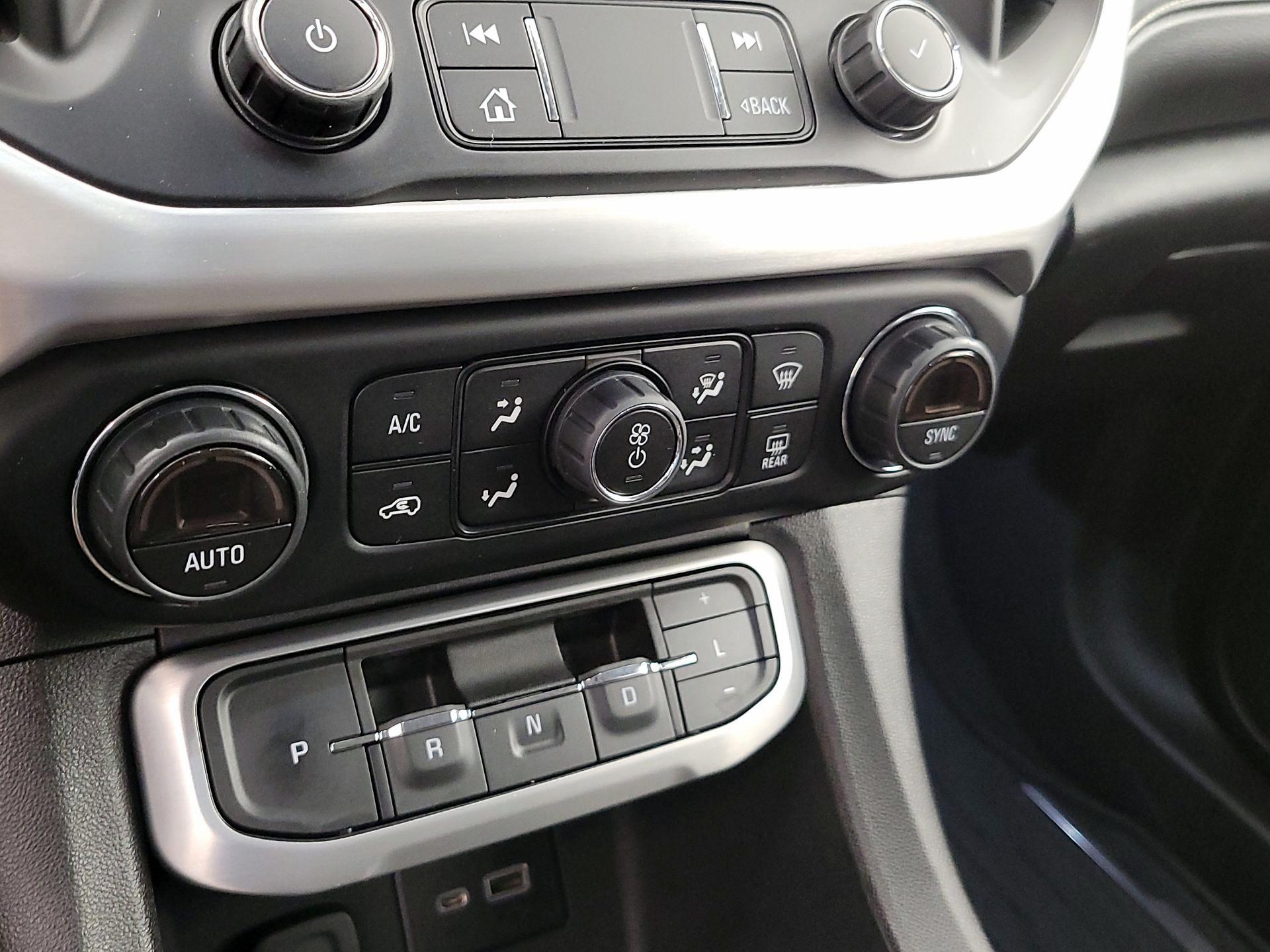 Thumbnail: 2022 GMC Acadia - 16