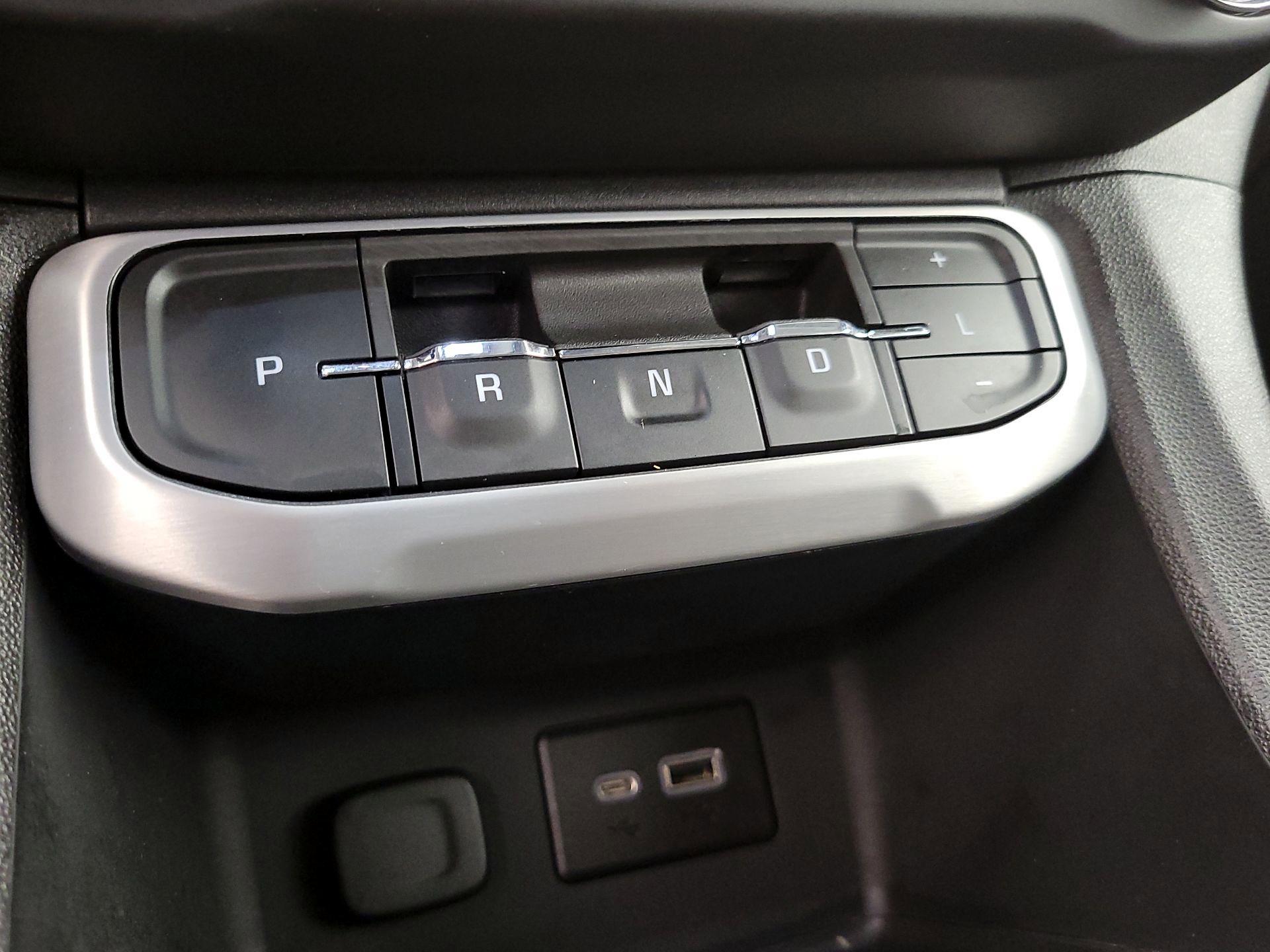 Thumbnail: 2022 GMC Acadia - 17