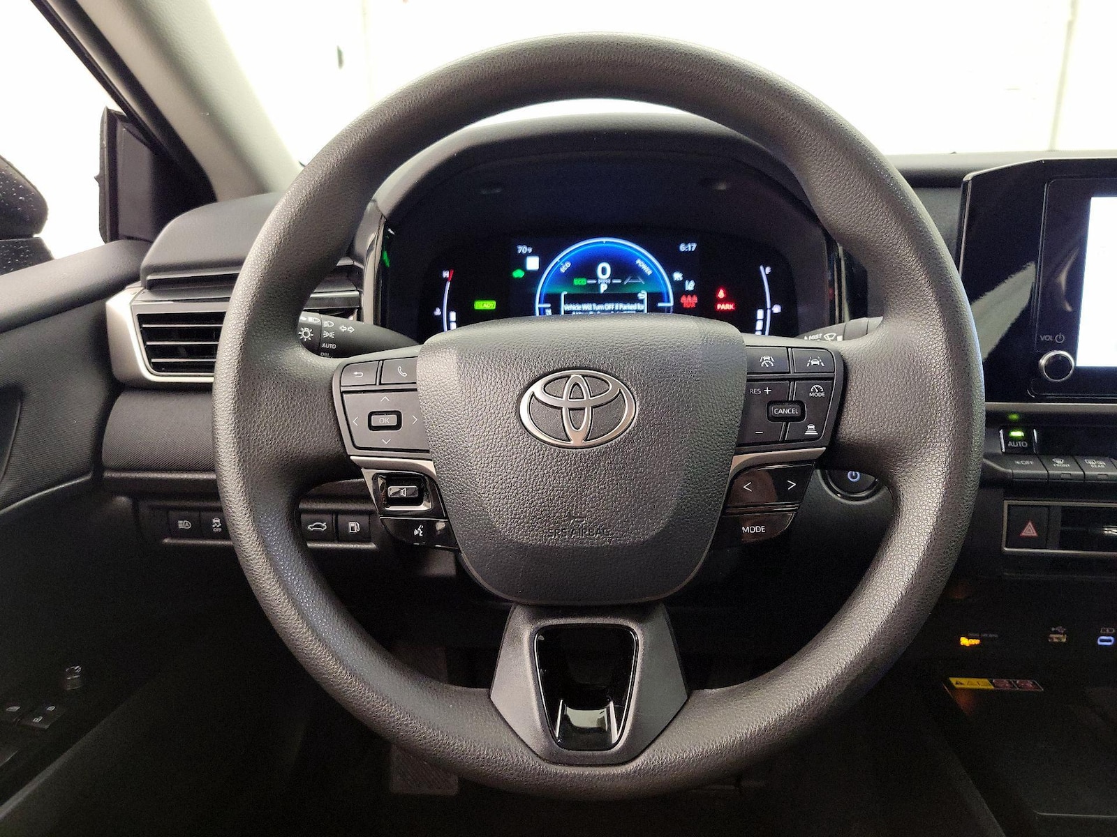 2025 Toyota Camry LE - Photo 11