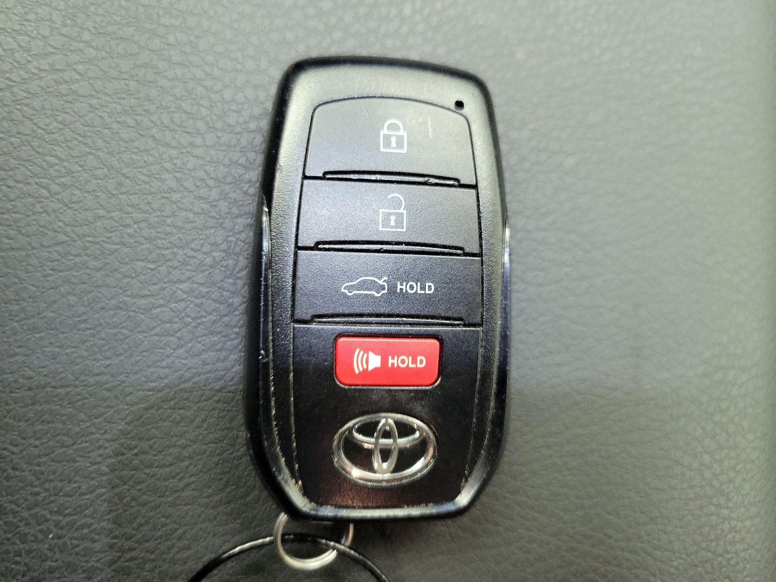 2025 Toyota Camry LE - Photo 24