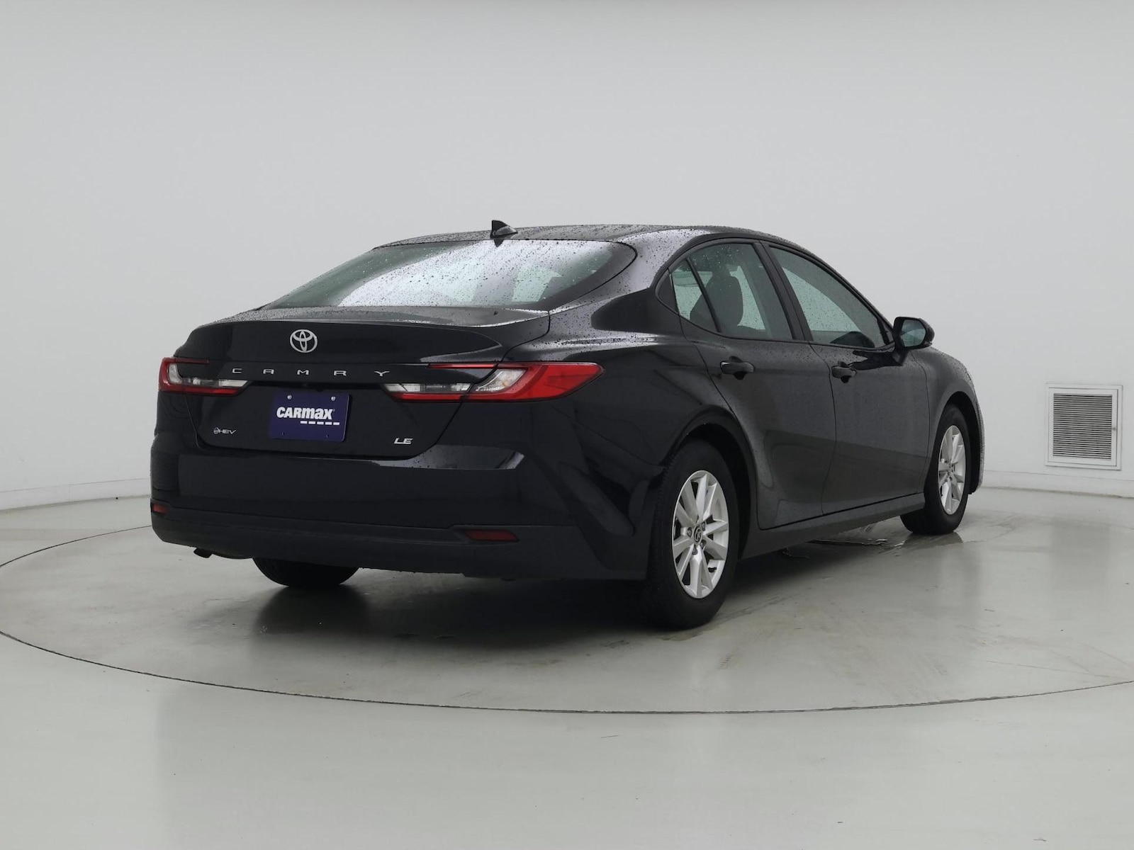 2025 Toyota Camry LE - Photo 9