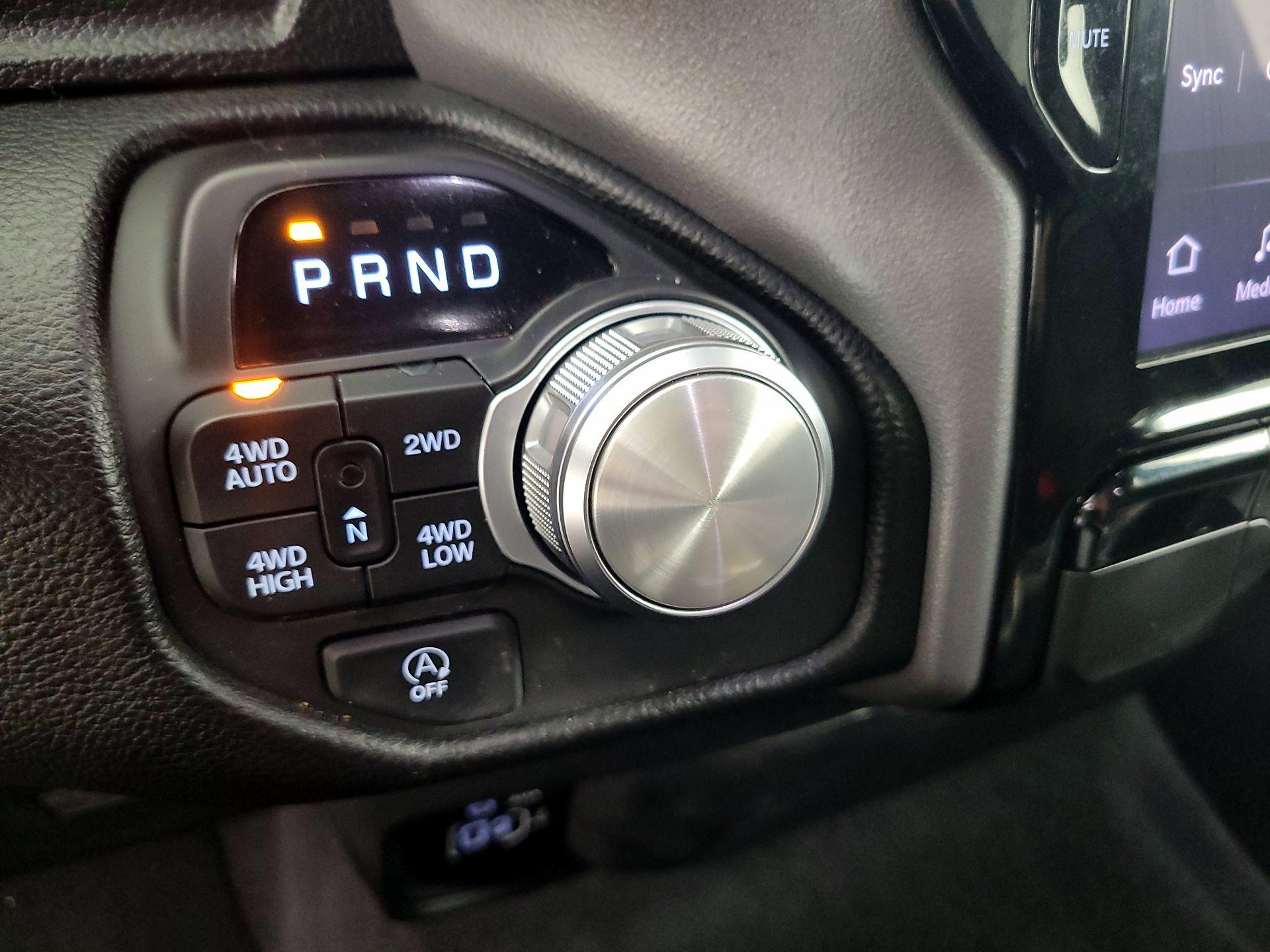 Thumbnail: 2025 RAM 1500 - 18