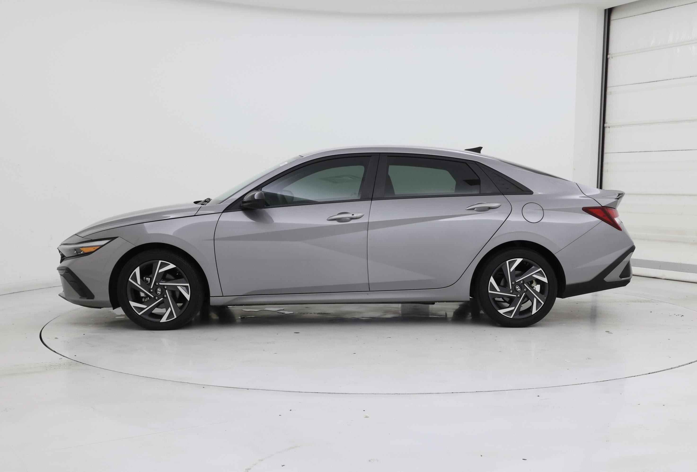 Thumbnail: 2025 Hyundai Elantra - 3