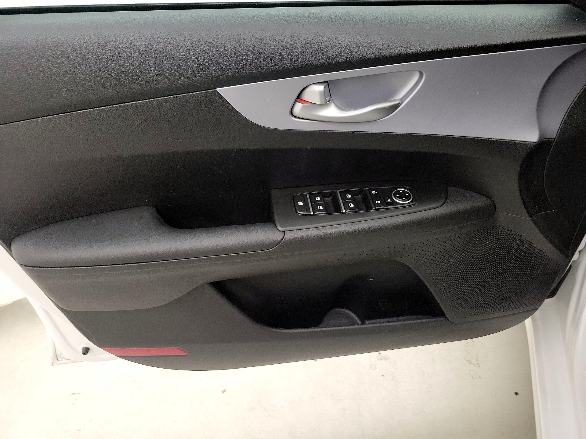 Thumbnail: 2024 Kia Forte - 12