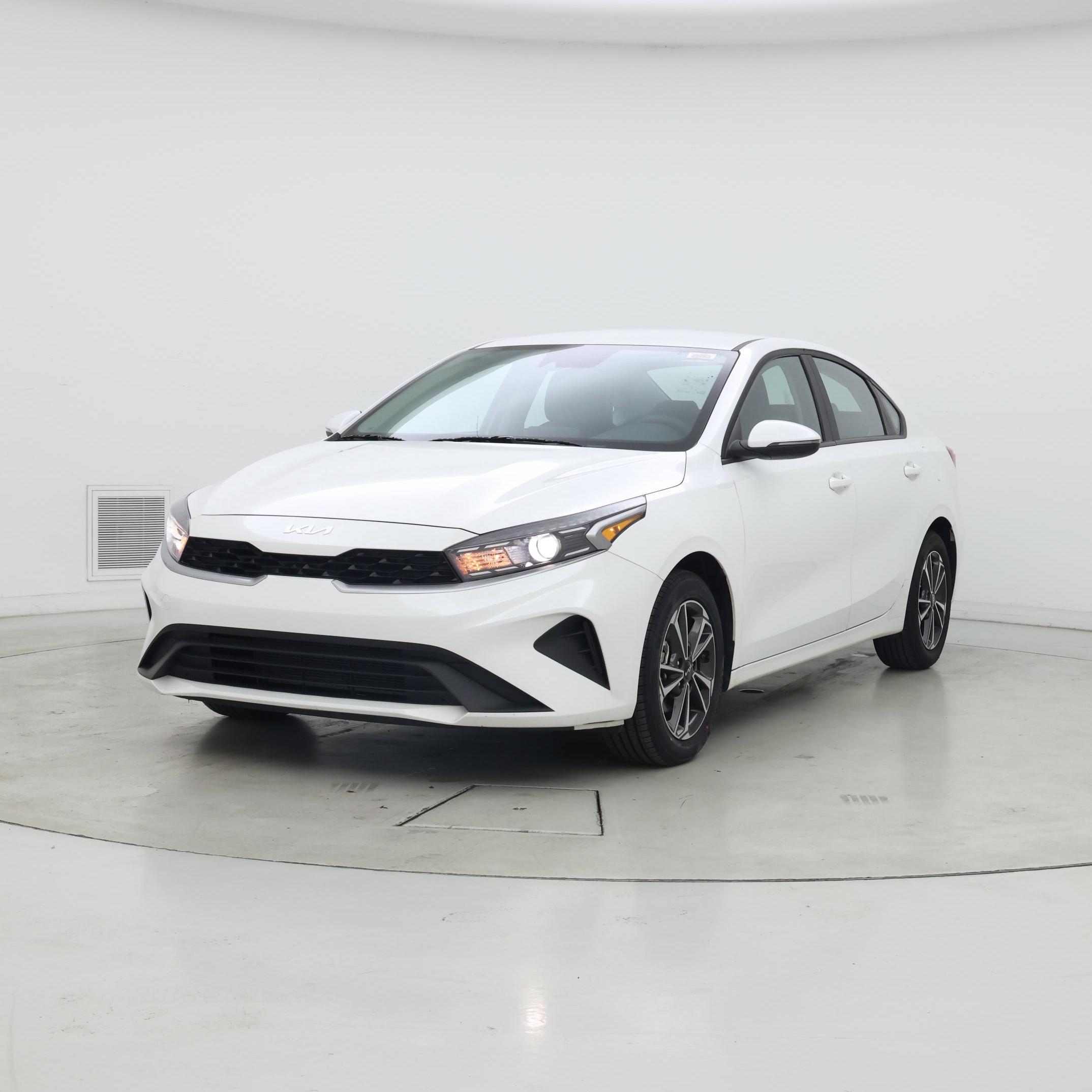 Thumbnail: 2024 Kia Forte - 4