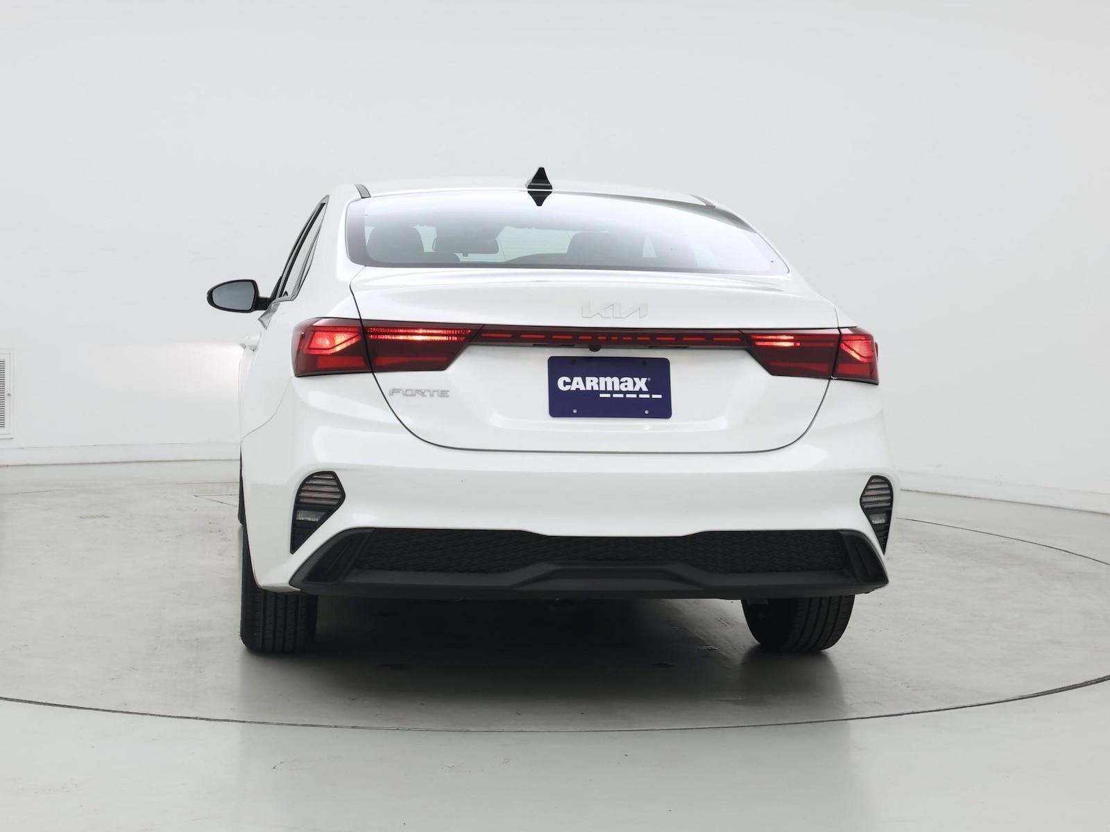 2024 Kia Forte LXS - Photo 7