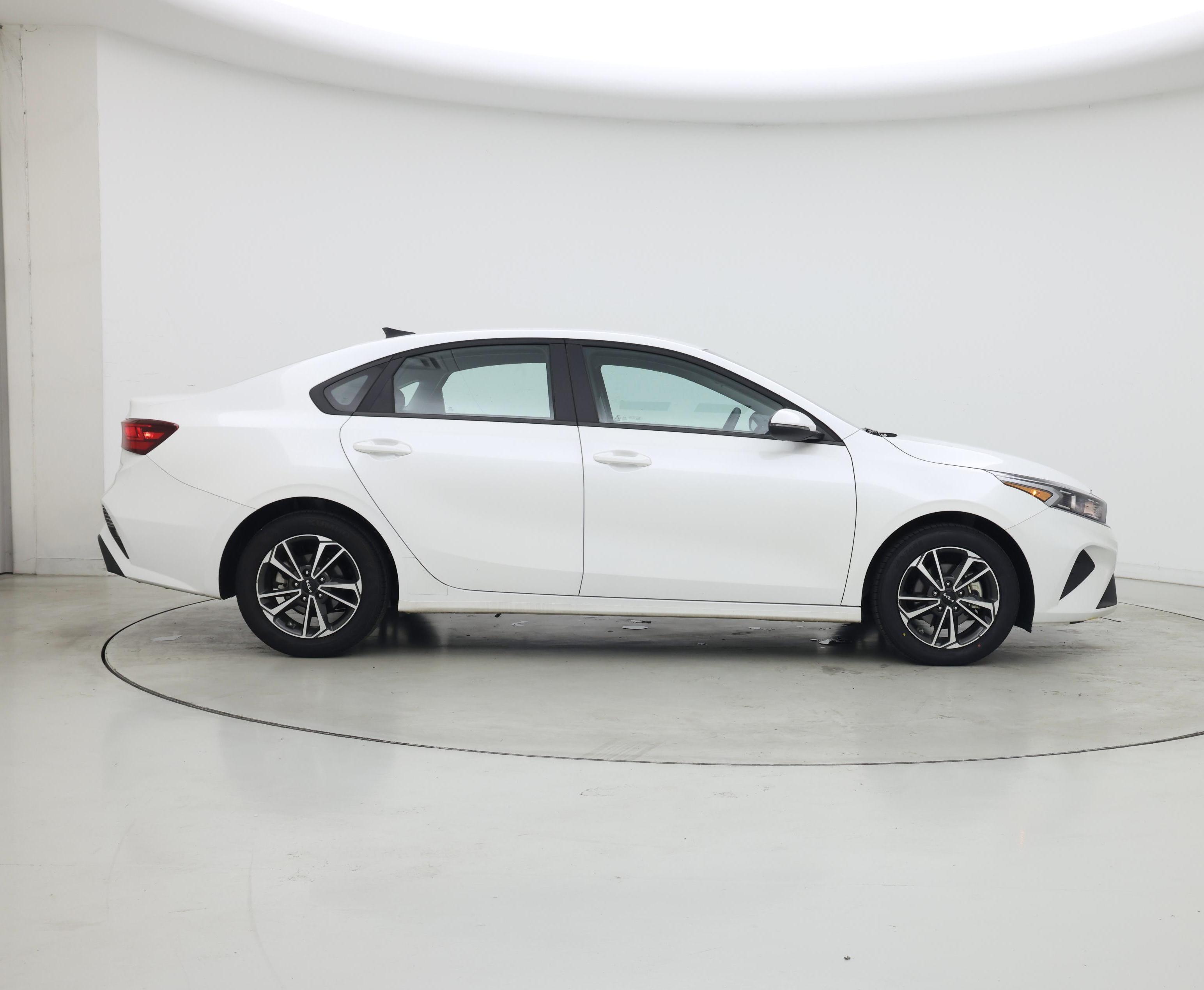 Thumbnail: 2024 Kia Forte - 7