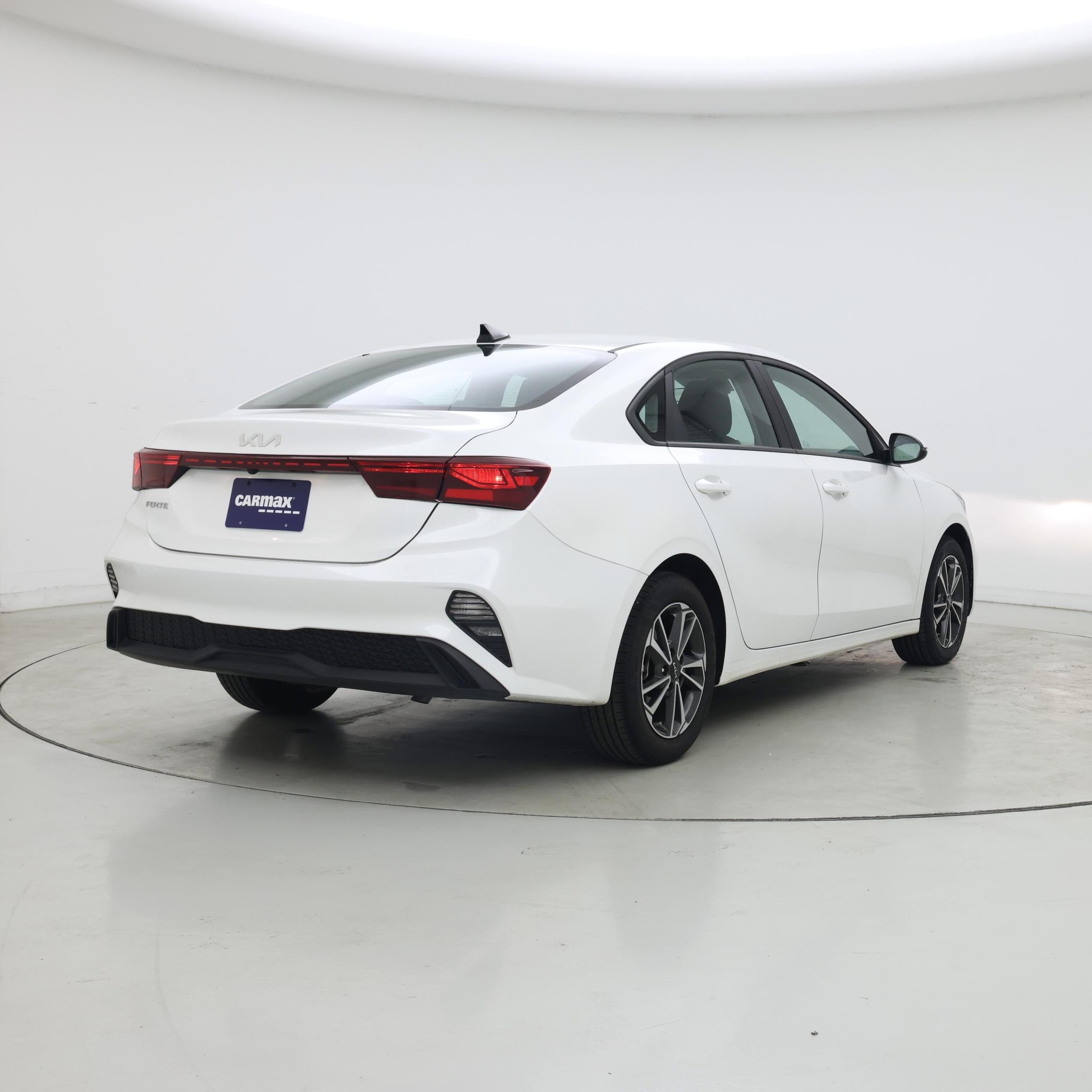 Thumbnail: 2024 Kia Forte - 8