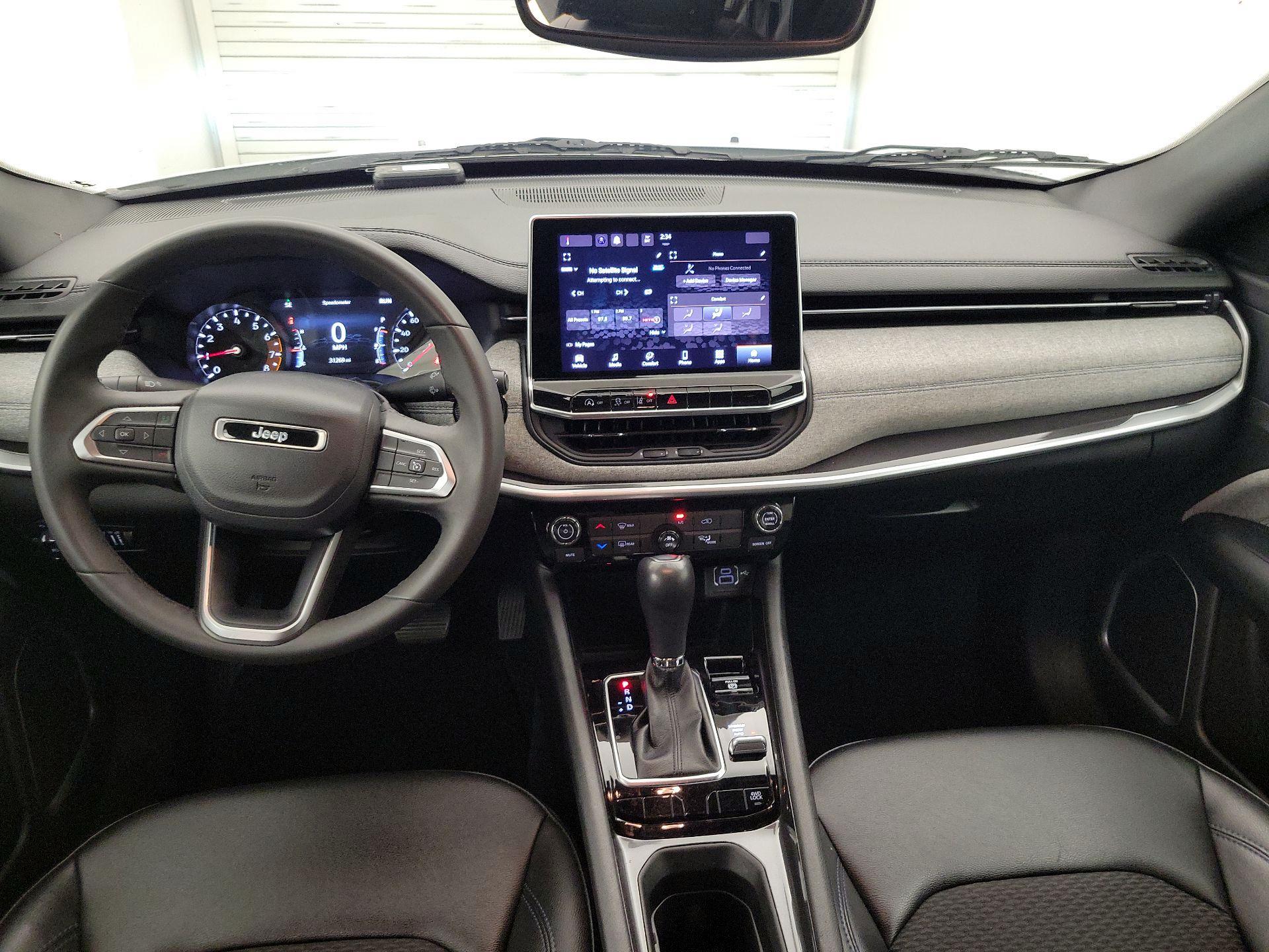 Thumbnail: 2023 Jeep Compass - 9