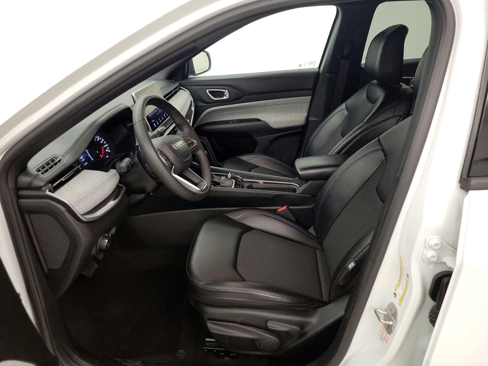 Thumbnail: 2023 Jeep Compass - 11
