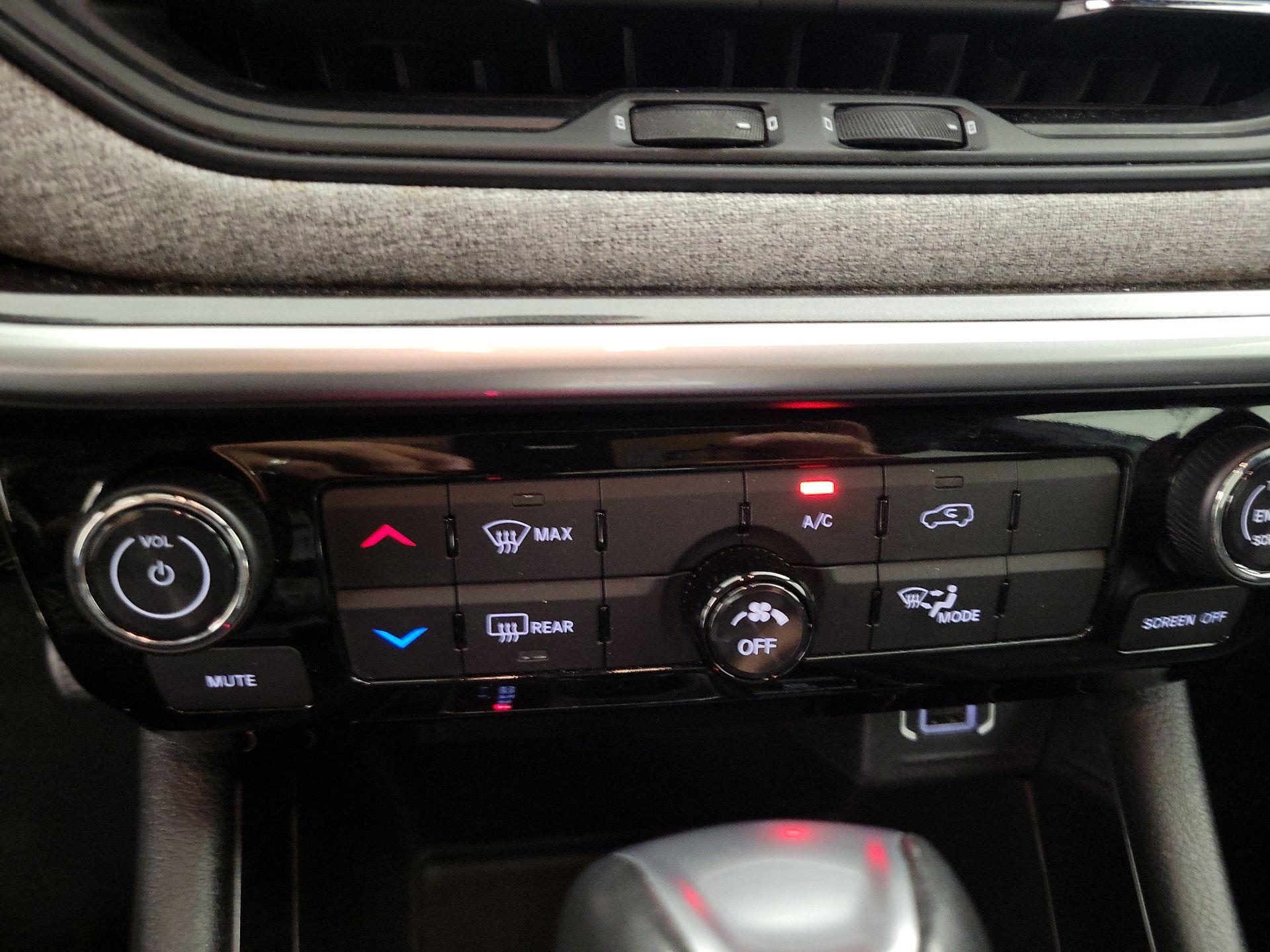 Thumbnail: 2023 Jeep Compass - 16