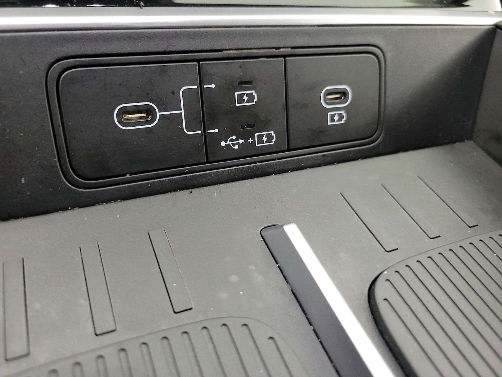 2024 Hyundai Santa Fe SE - Photo 19