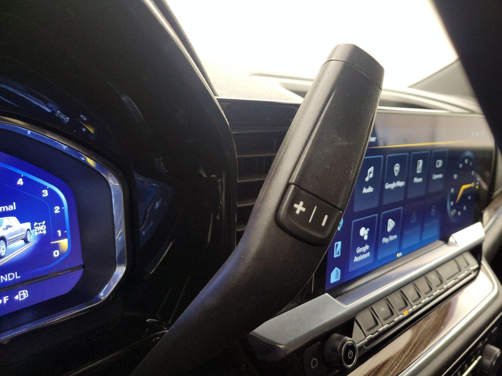 2023 Chevrolet Silverado 1500 LT - Photo 19