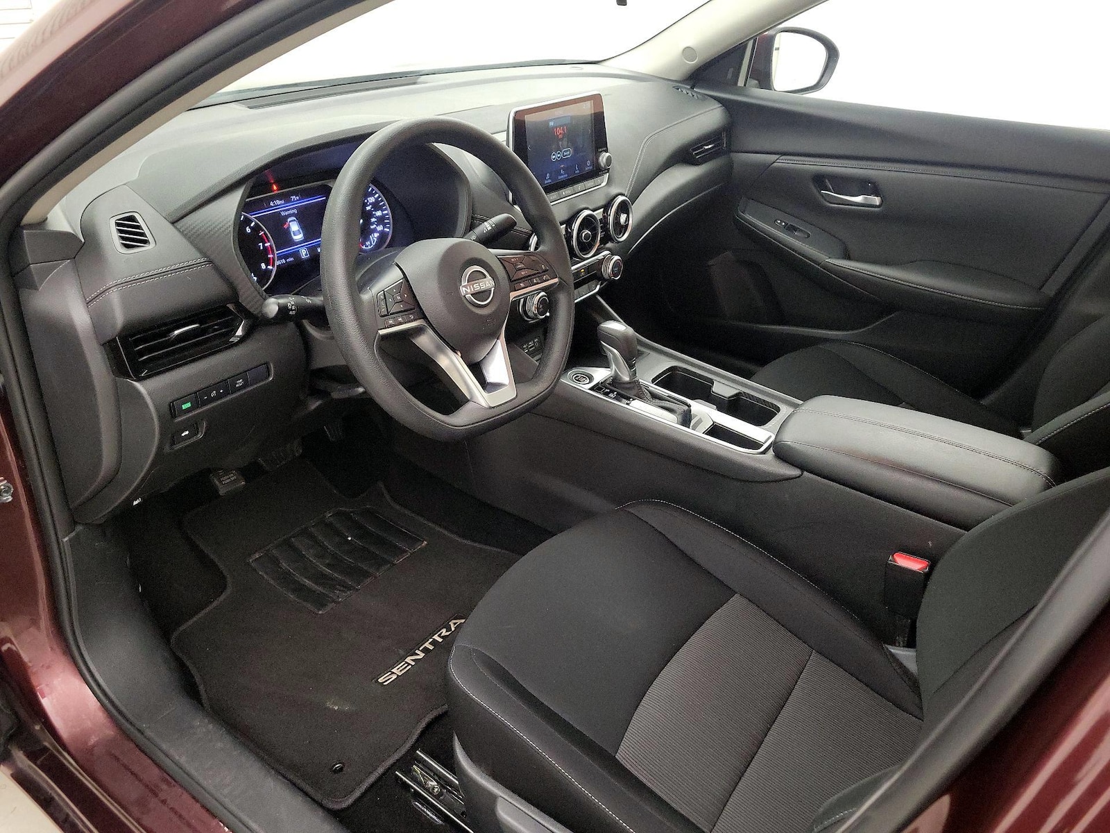 2025 Nissan Sentra SV - Photo 12