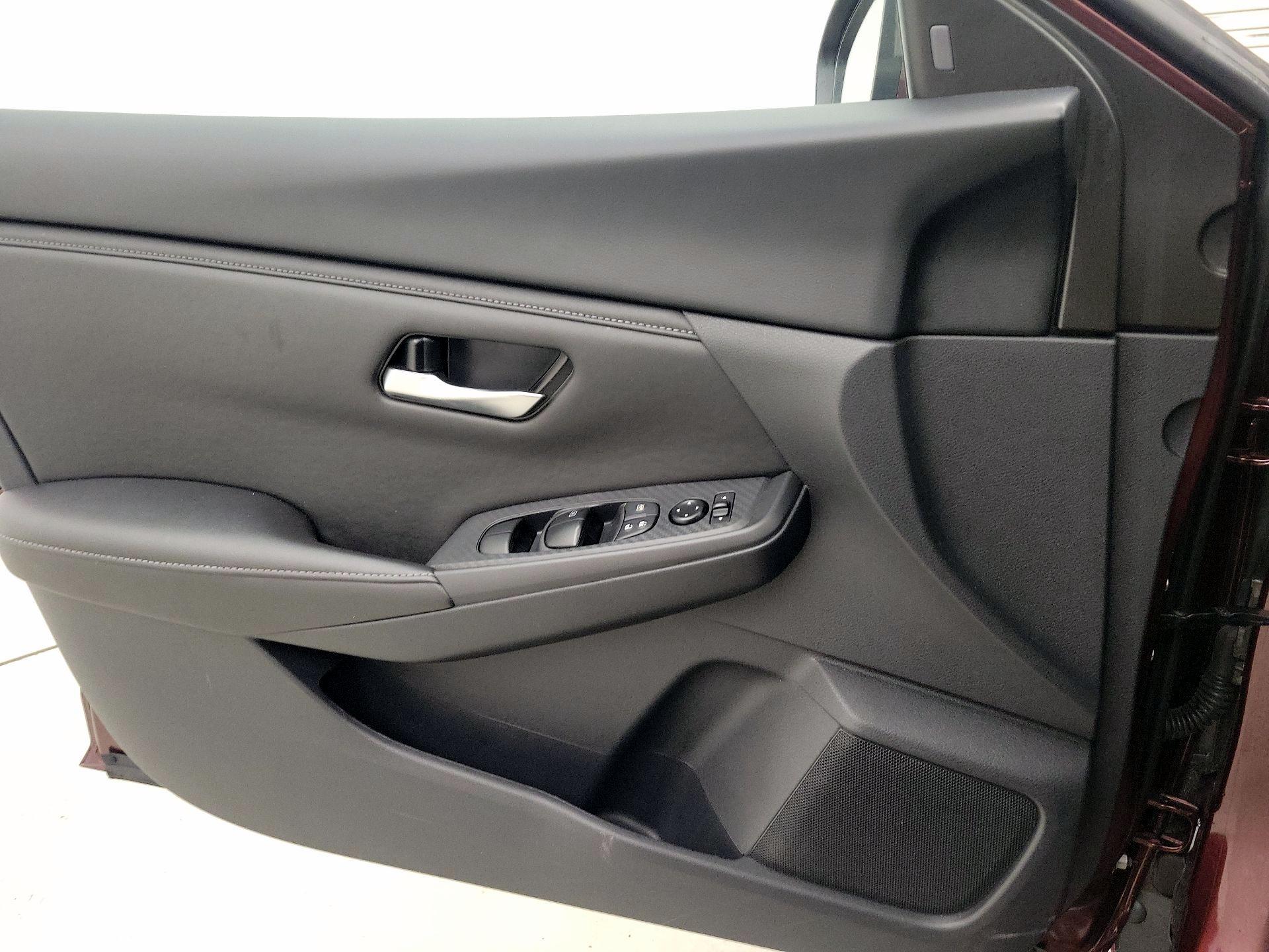 Thumbnail: 2025 Nissan Sentra - 12