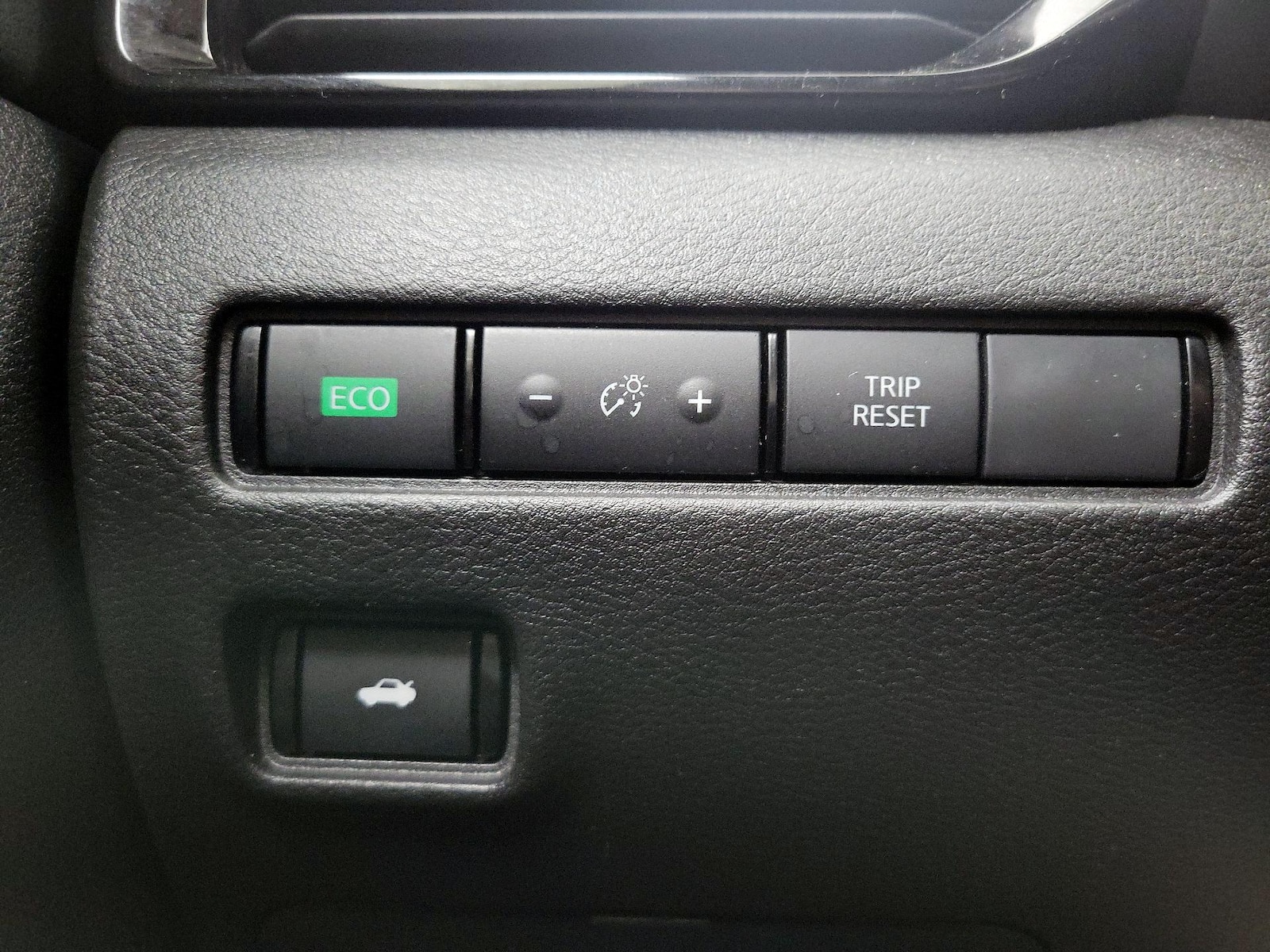 2025 Nissan Sentra SV - Photo 14