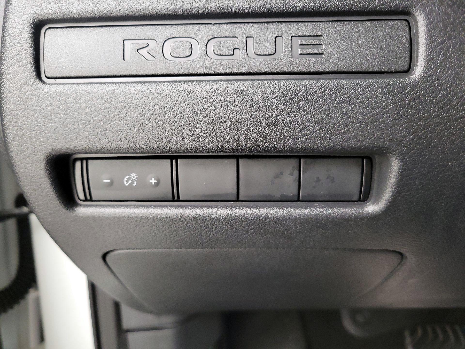 Thumbnail: 2022 Nissan Rogue - 13