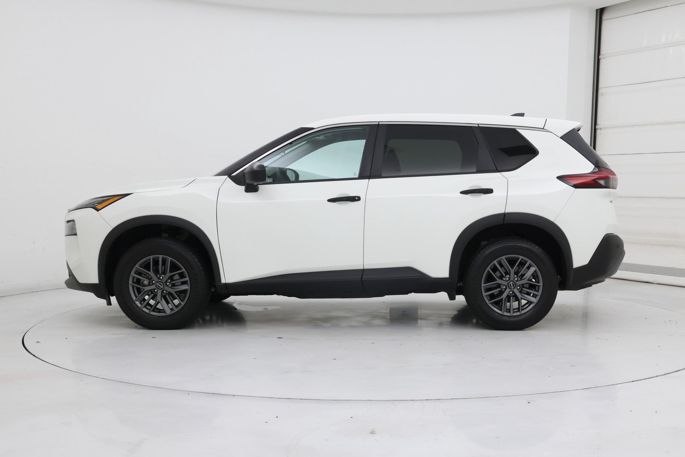 Thumbnail: 2022 Nissan Rogue - 3