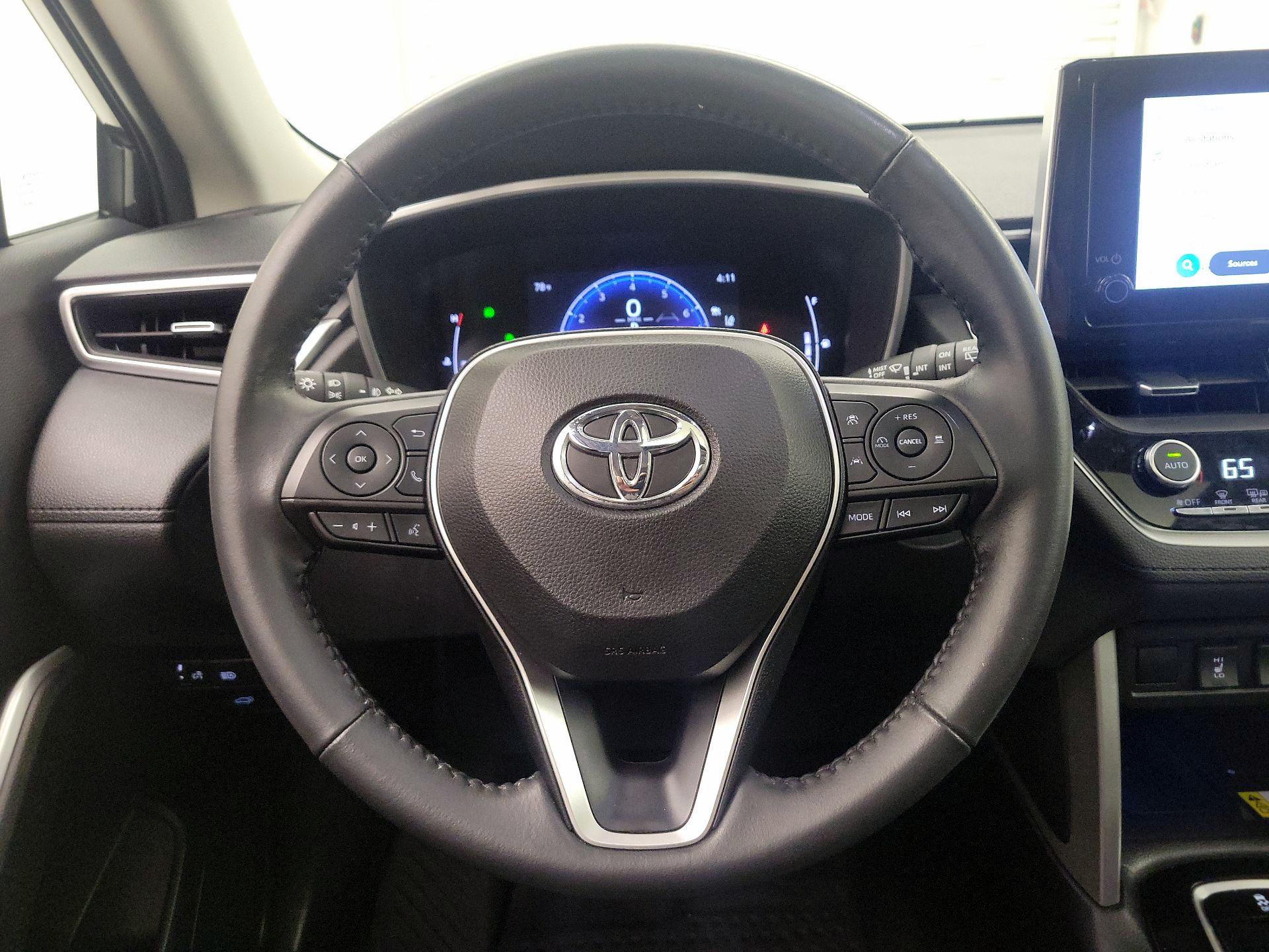 Thumbnail: 2023 Toyota Corolla Cross - 10