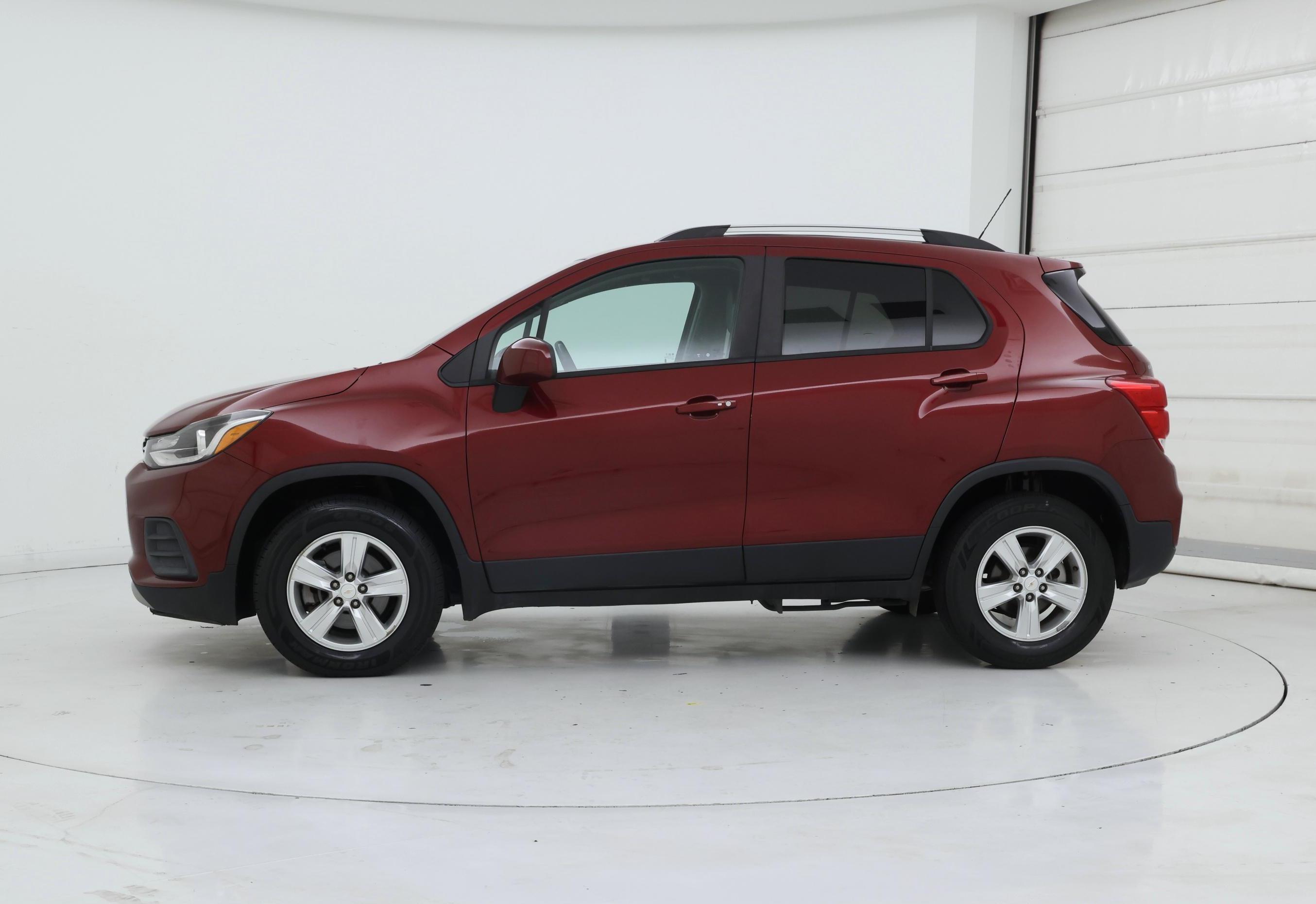 Thumbnail: 2022 Chevrolet Trax - 3