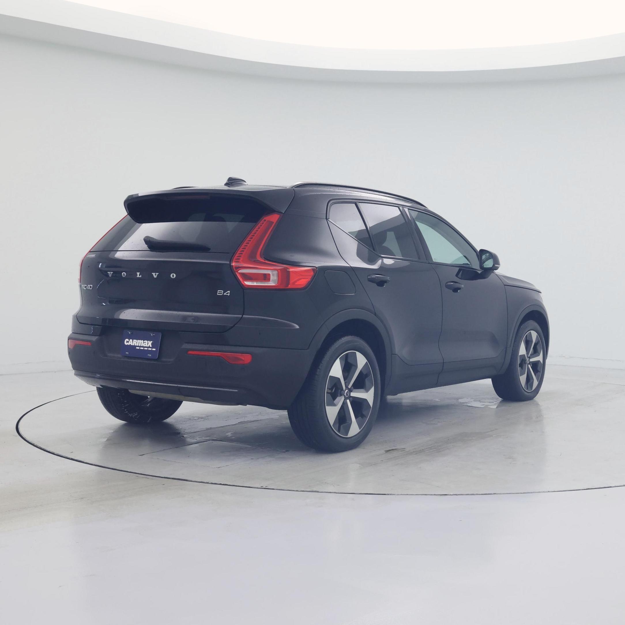 Thumbnail: 2023 Volvo XC40 - 8