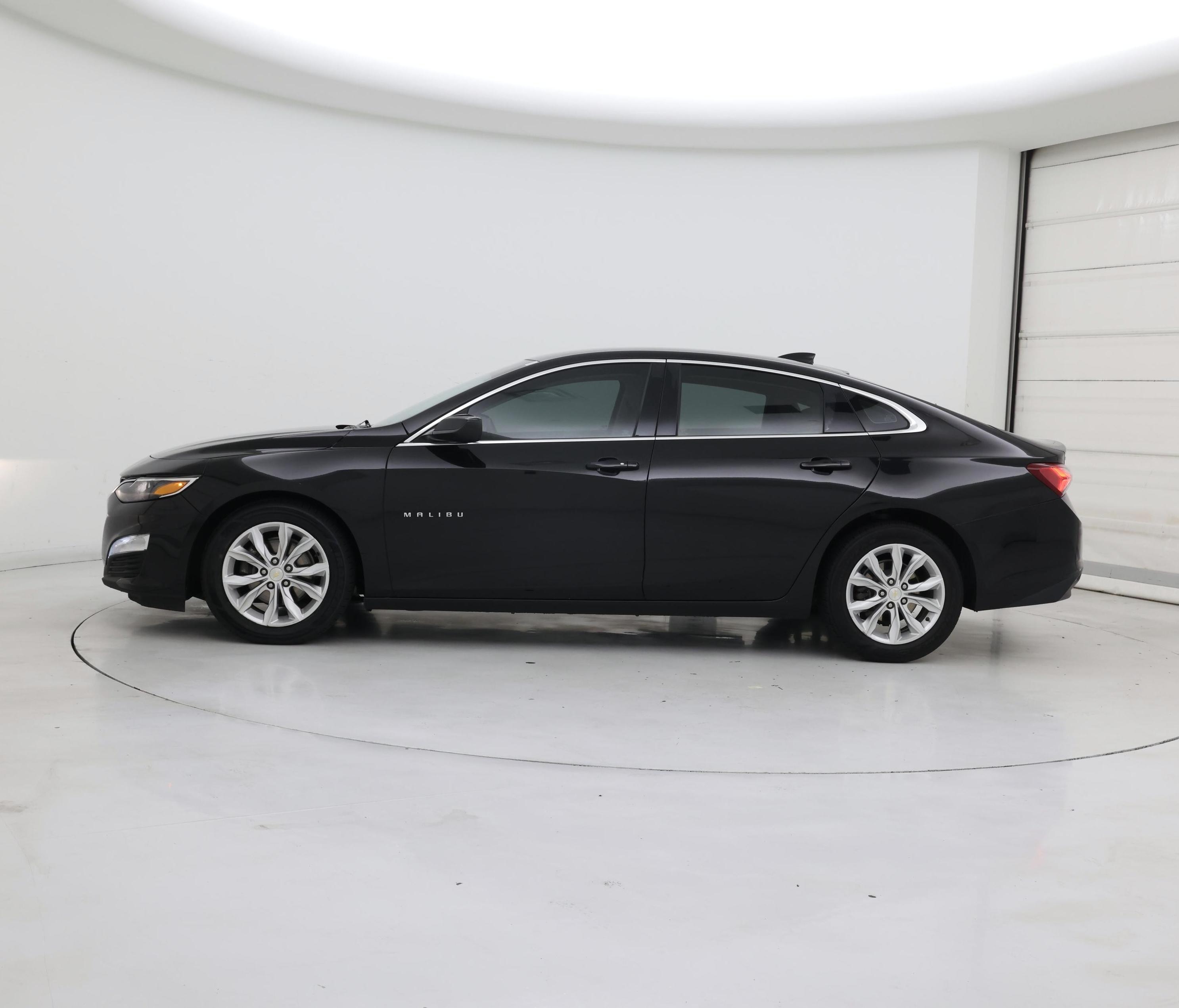 Thumbnail: 2021 Chevrolet Malibu - 3
