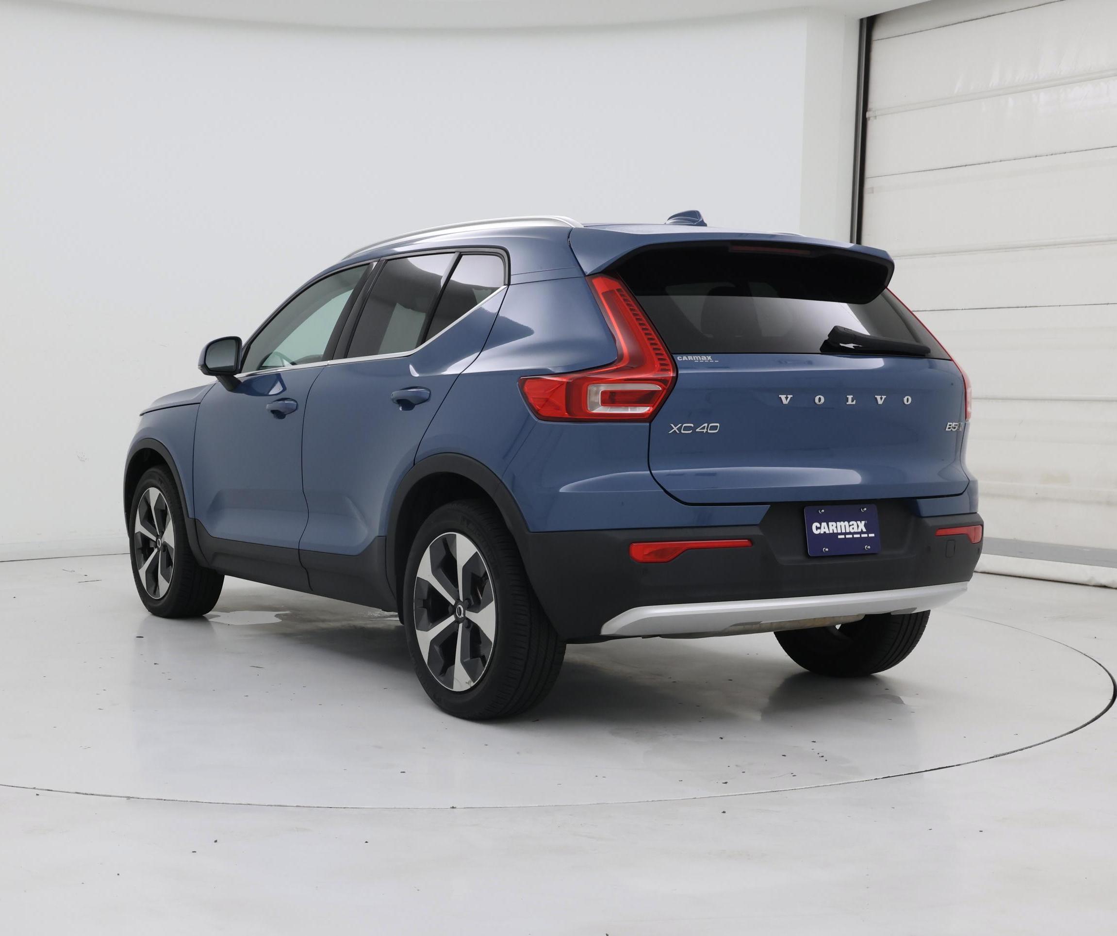Thumbnail: 2023 Volvo XC40 - 2