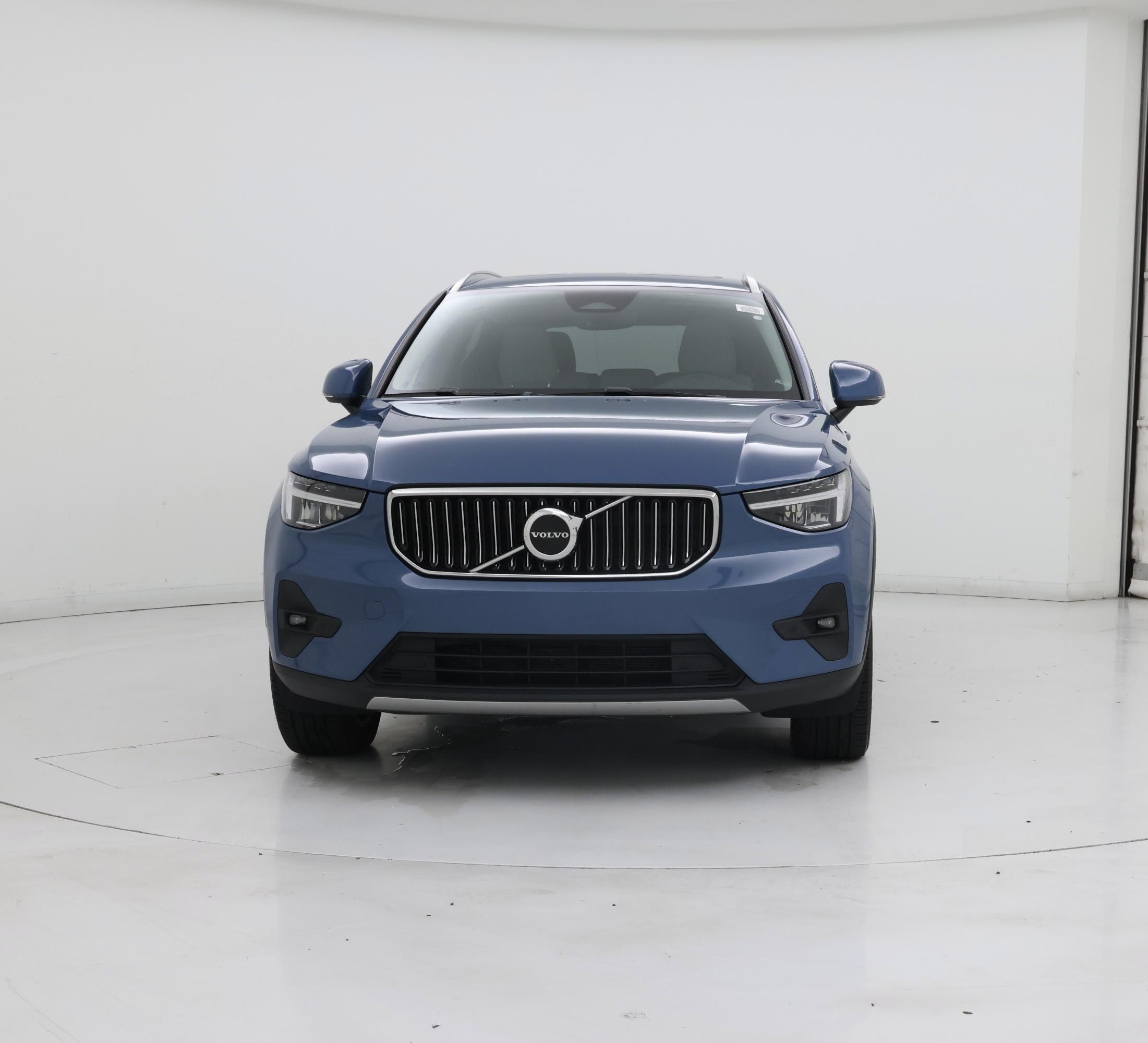 Thumbnail: 2023 Volvo XC40 - 5