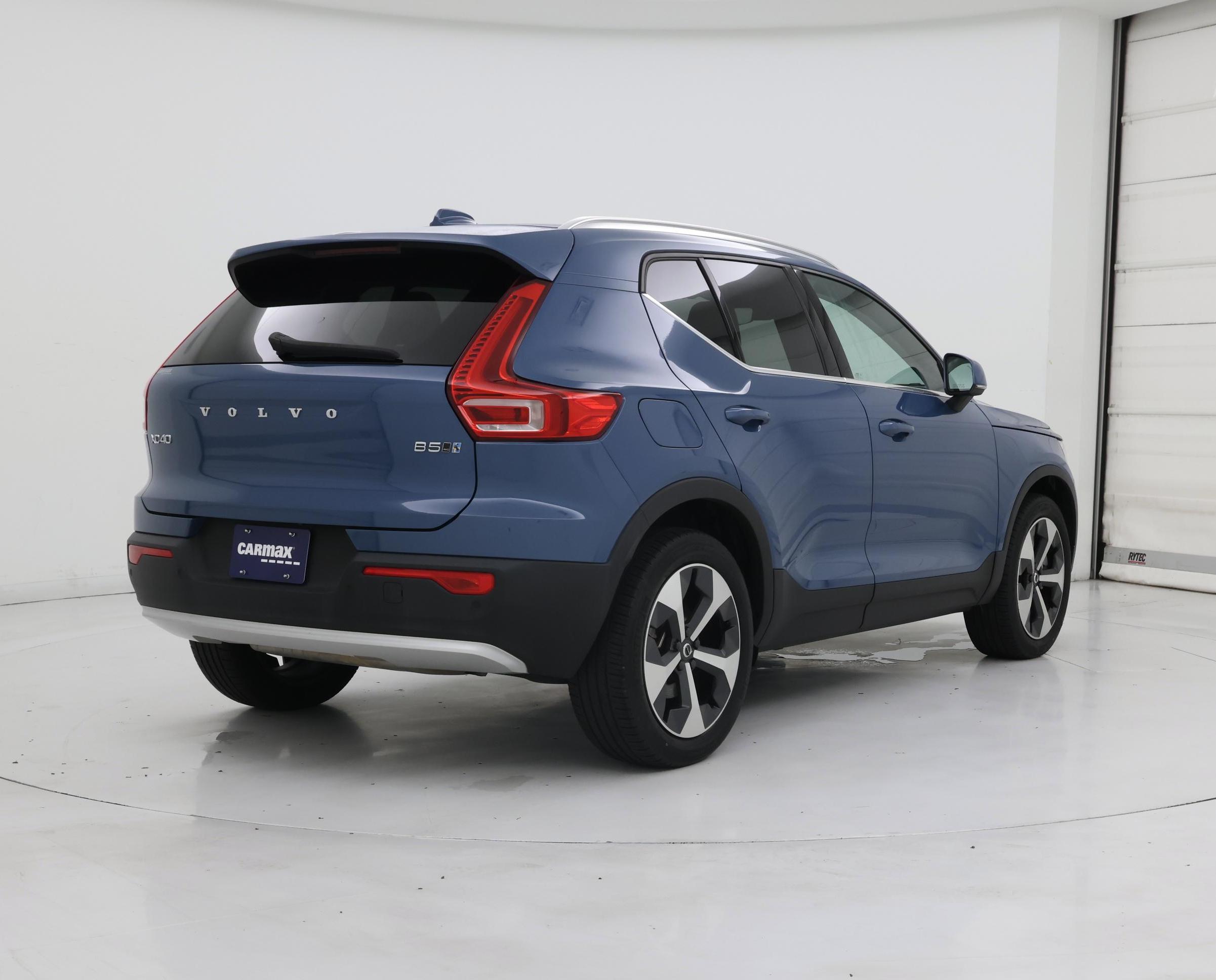 Thumbnail: 2023 Volvo XC40 - 8