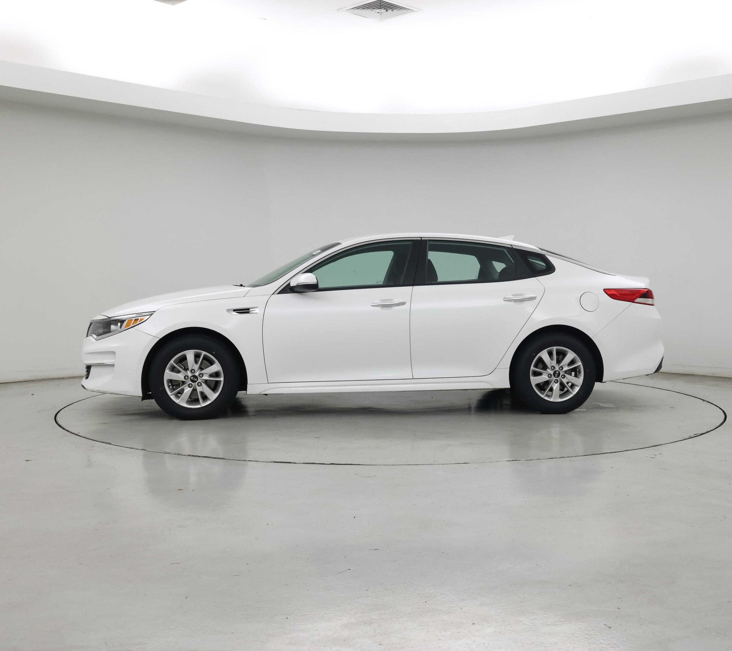 Thumbnail: 2018 Kia Optima - 3