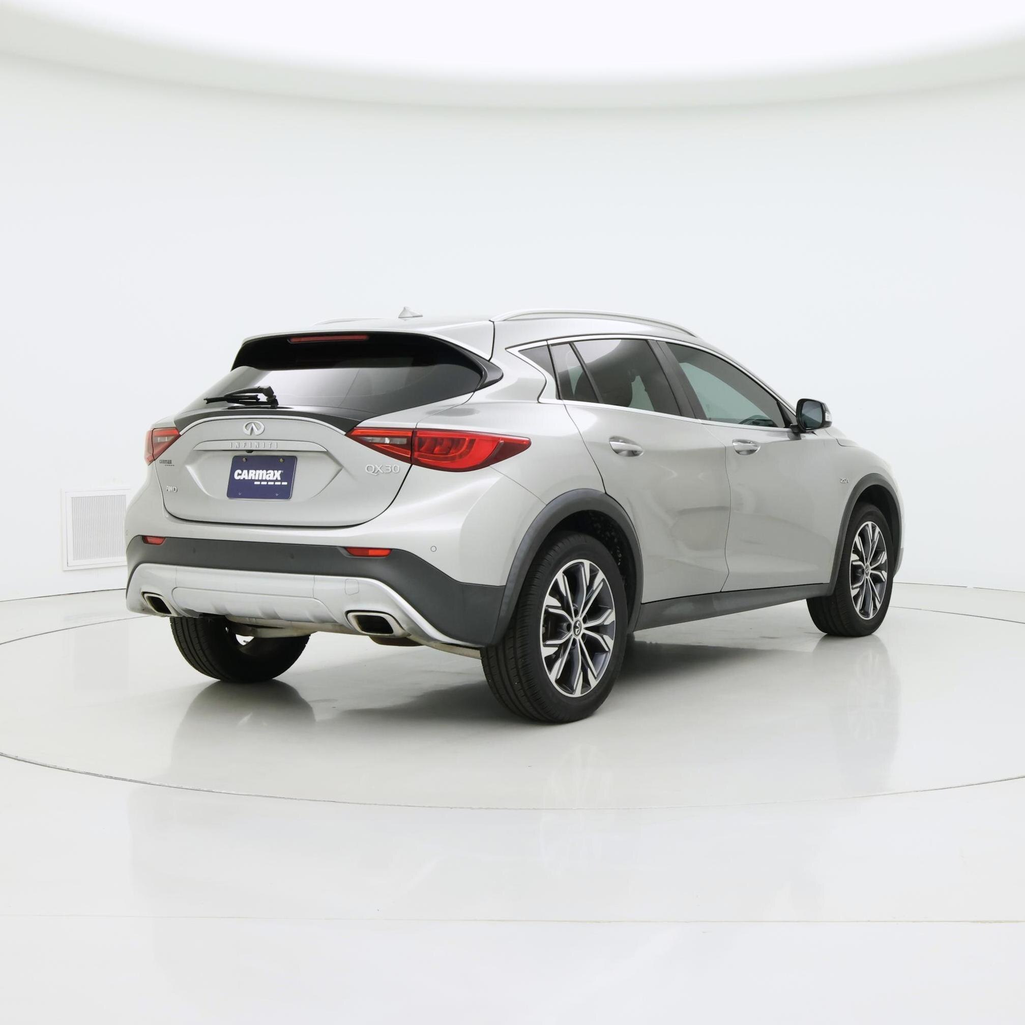 Thumbnail: 2018 INFINITI QX30 - 8