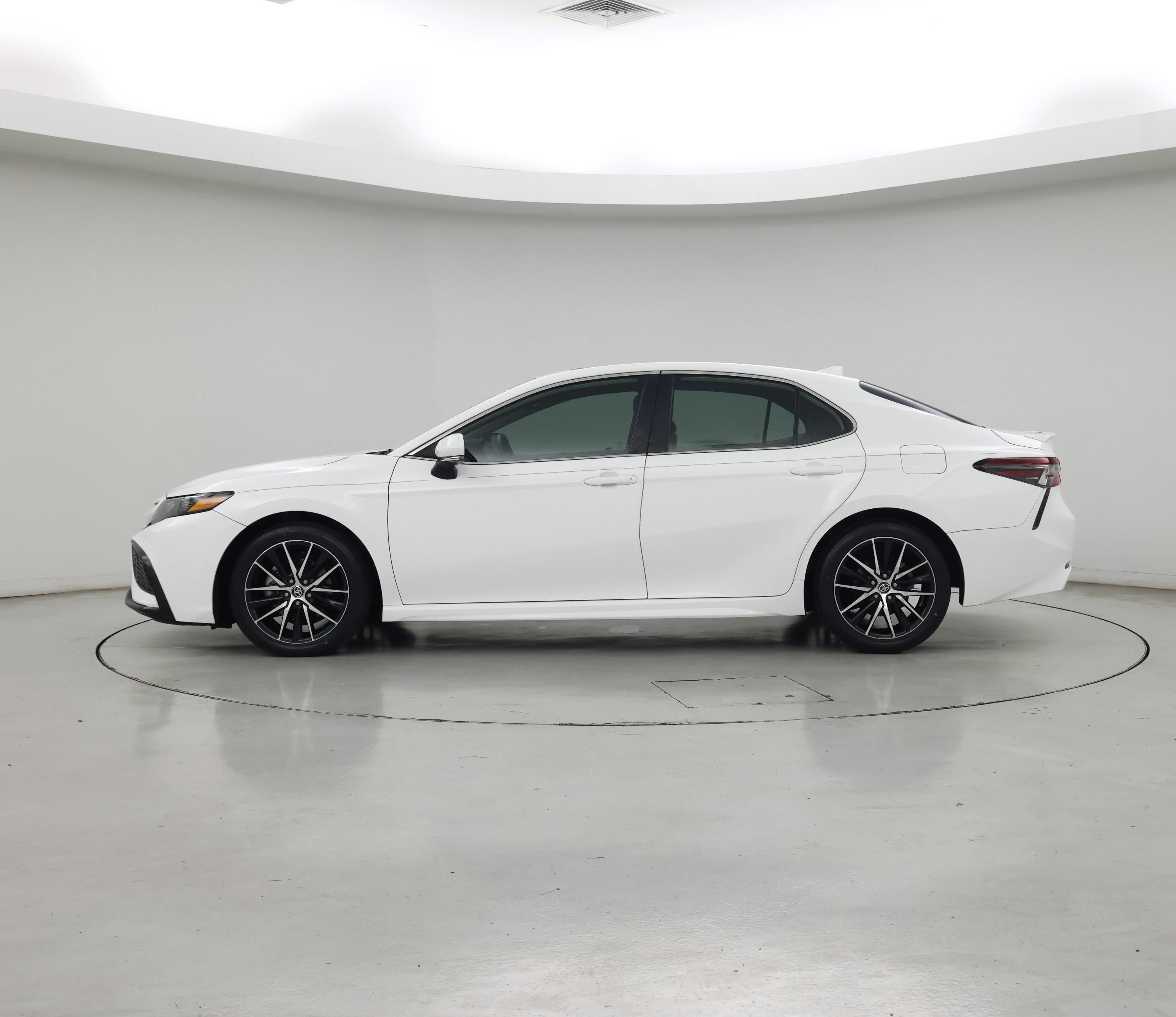 Thumbnail: 2021 Toyota Camry - 3