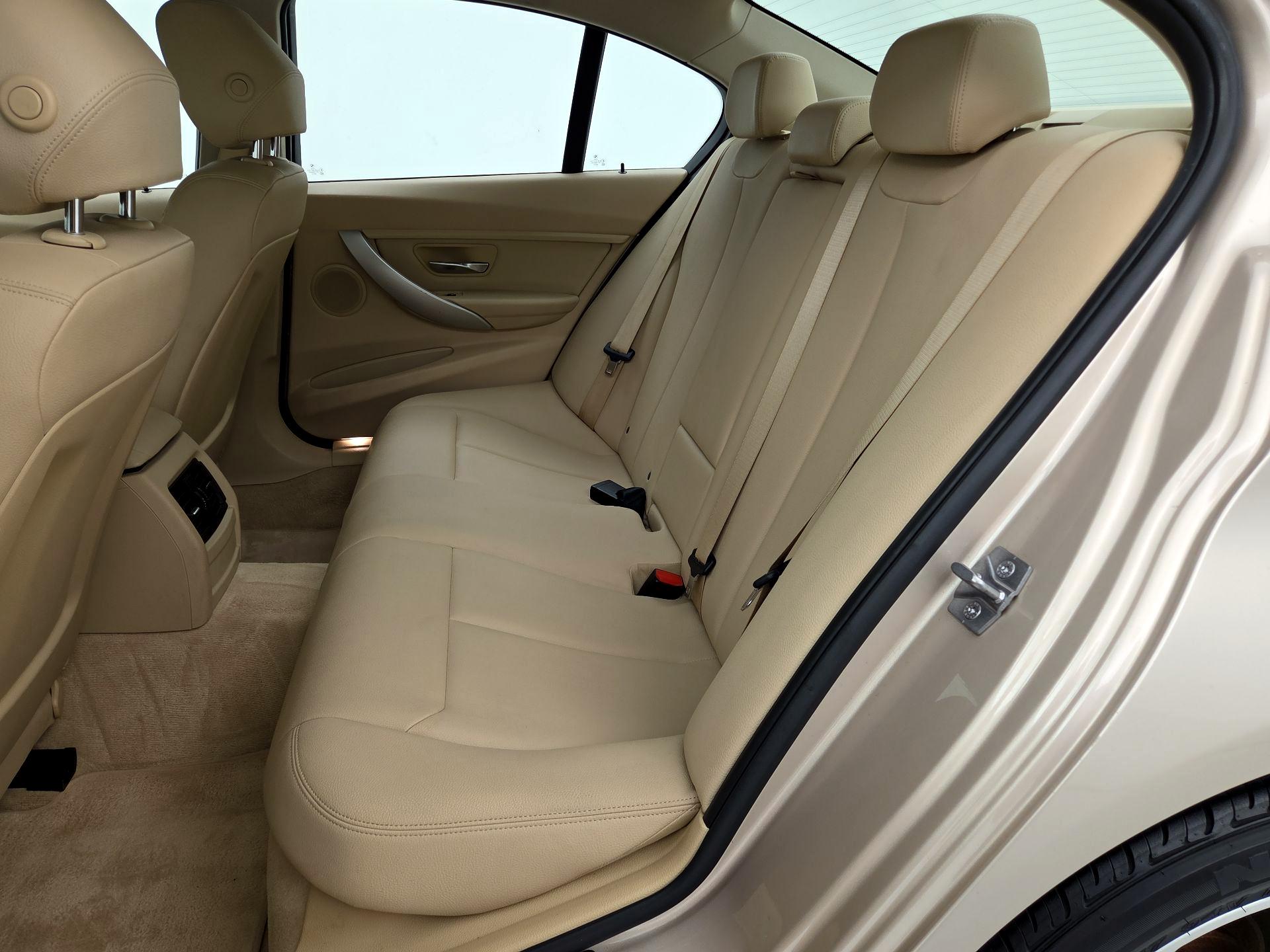 Thumbnail: 2014 BMW 3 Series - 18
