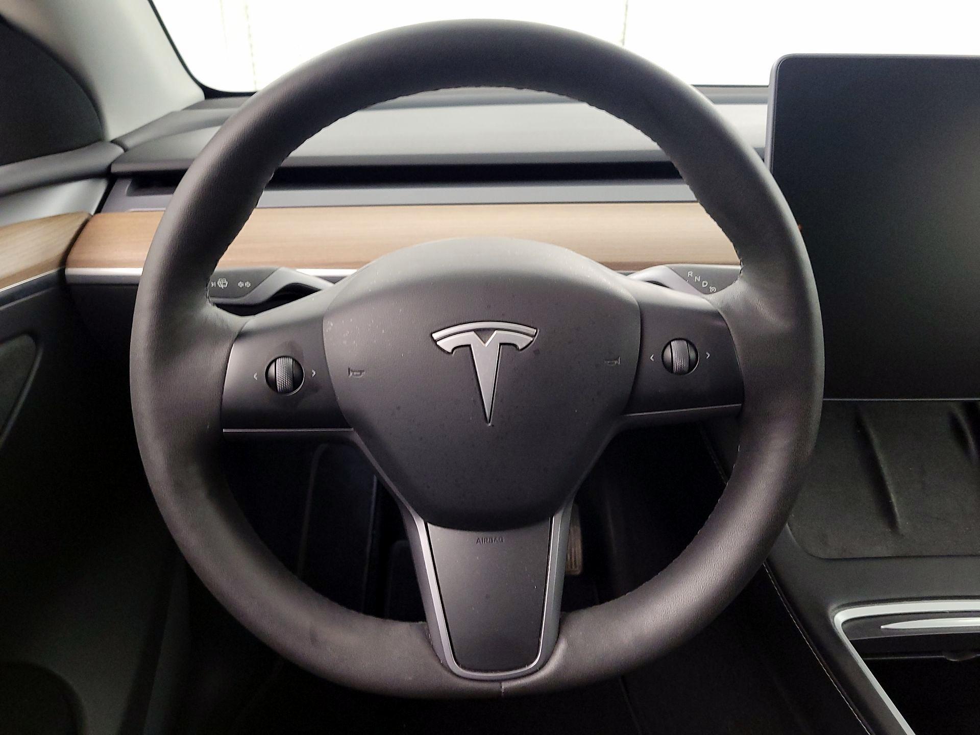 Thumbnail: 2023 Tesla Model Y - 10