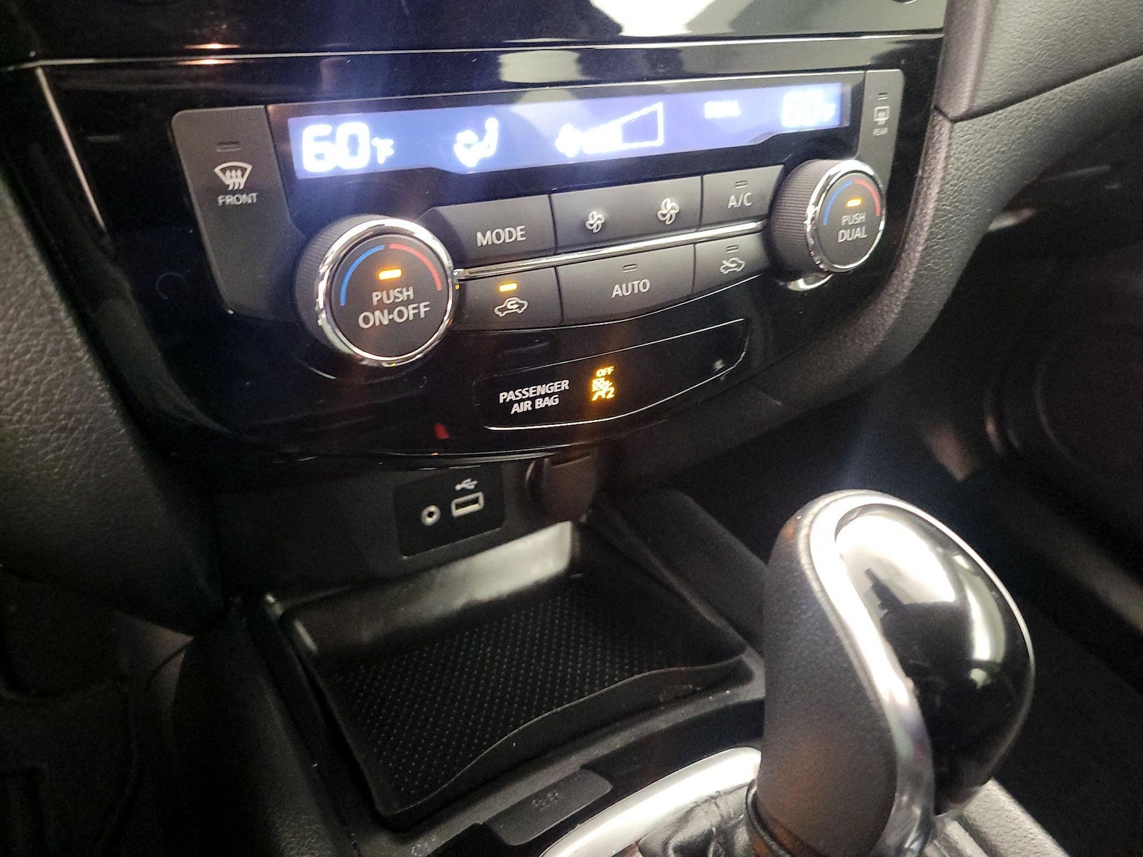 2019 Nissan Rogue SV - Photo 17