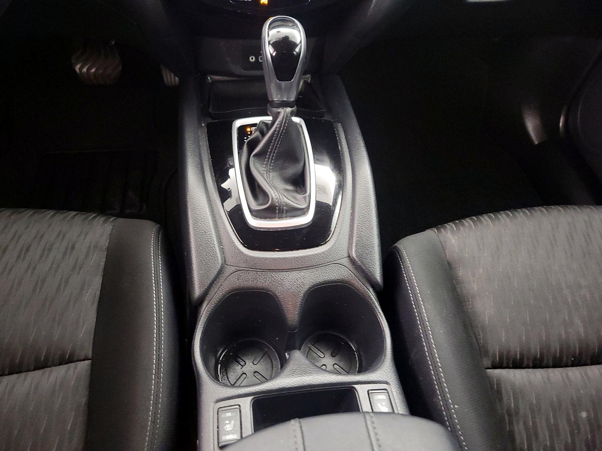 Thumbnail: 2019 Nissan Rogue - 17