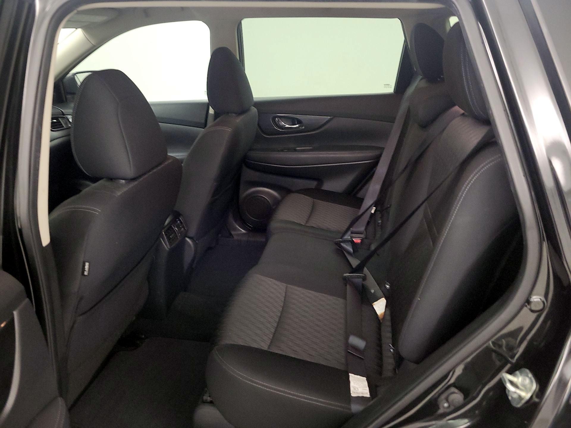 Thumbnail: 2019 Nissan Rogue - 19
