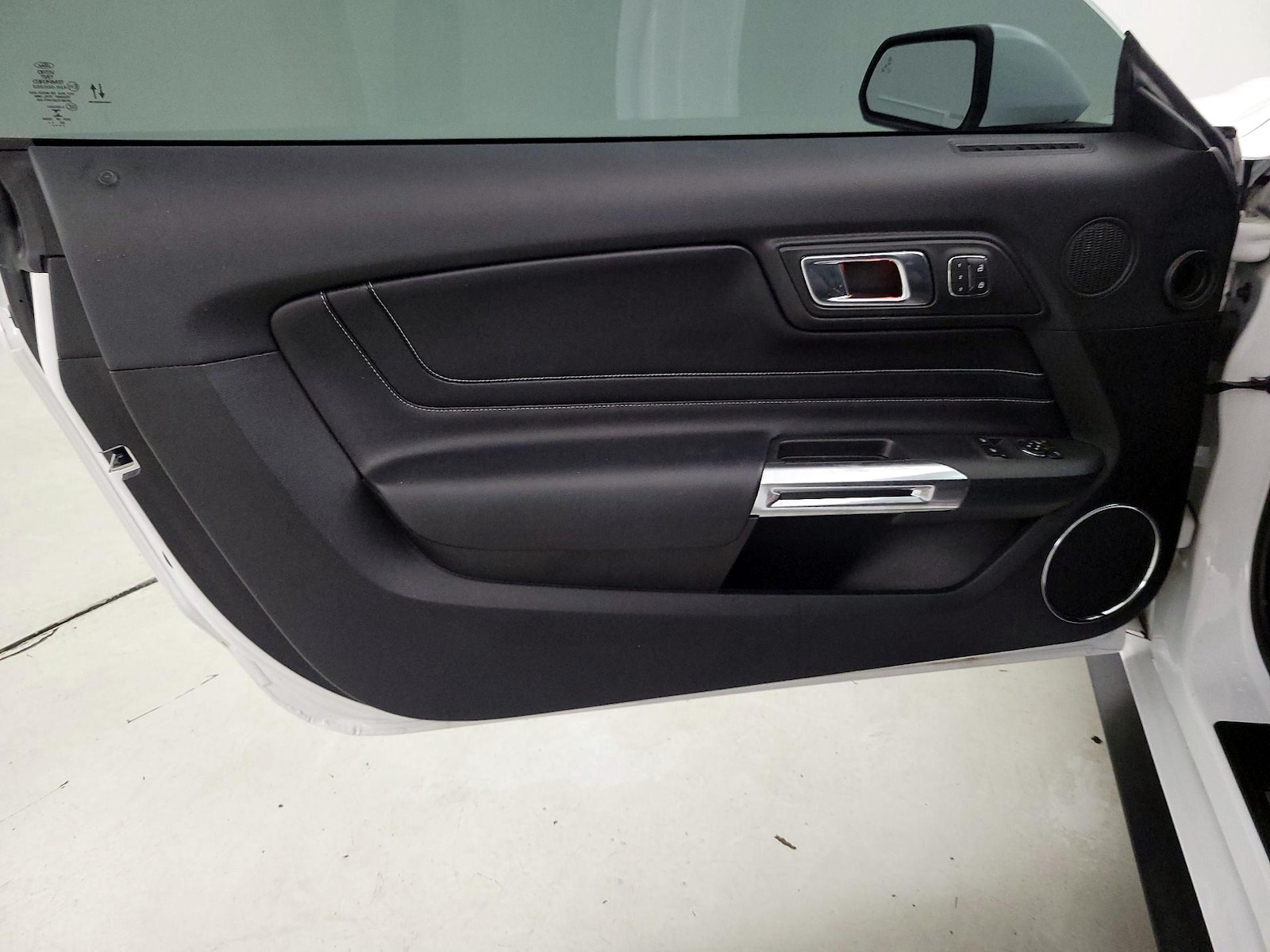 2020 Ford Mustang EcoBoost Premium - Photo 13