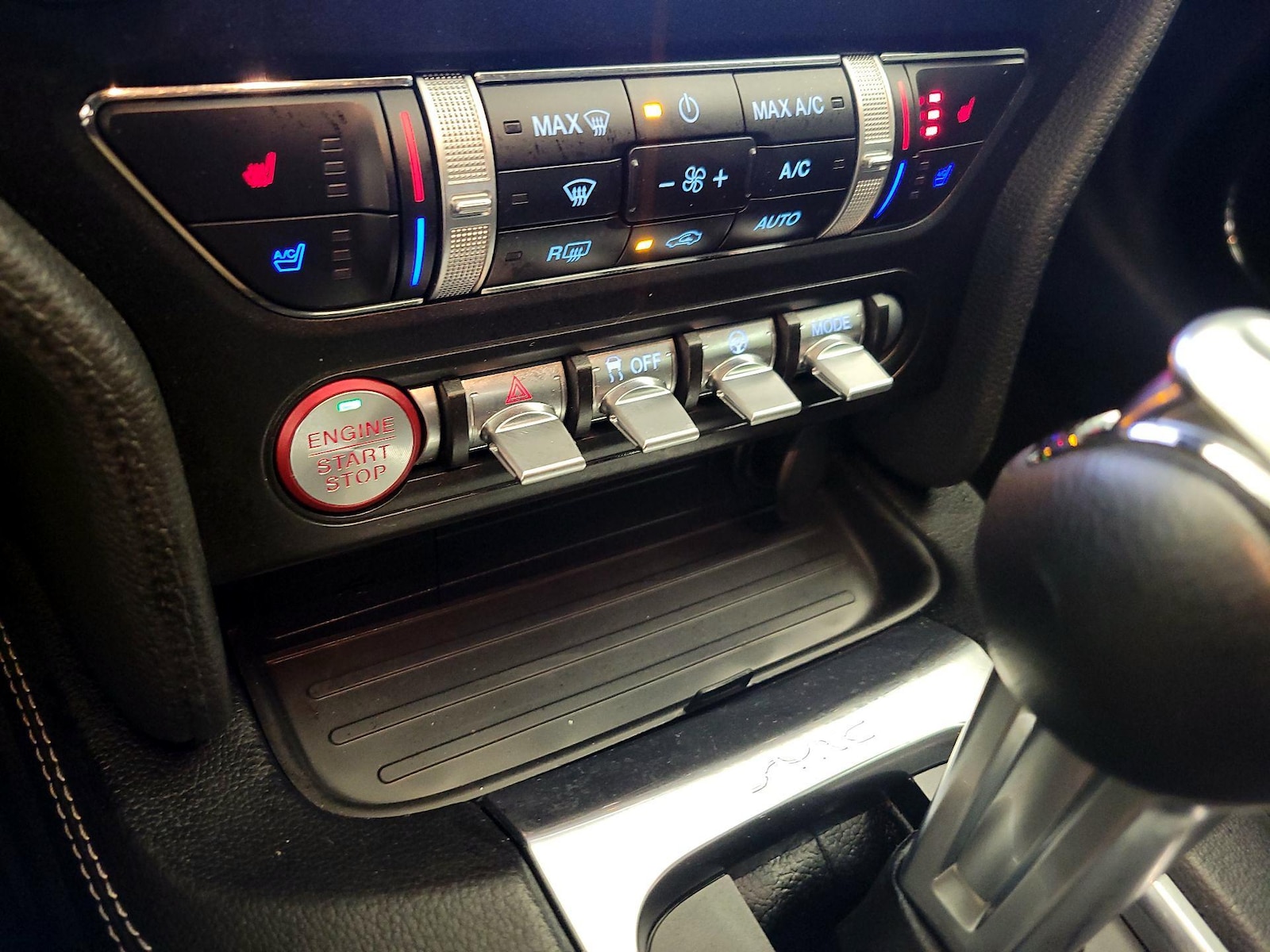 2020 Ford Mustang EcoBoost Premium - Photo 18