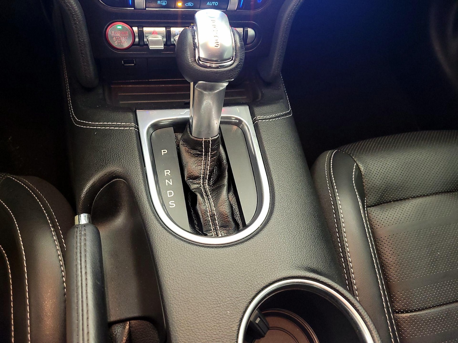 2020 Ford Mustang EcoBoost Premium - Photo 19