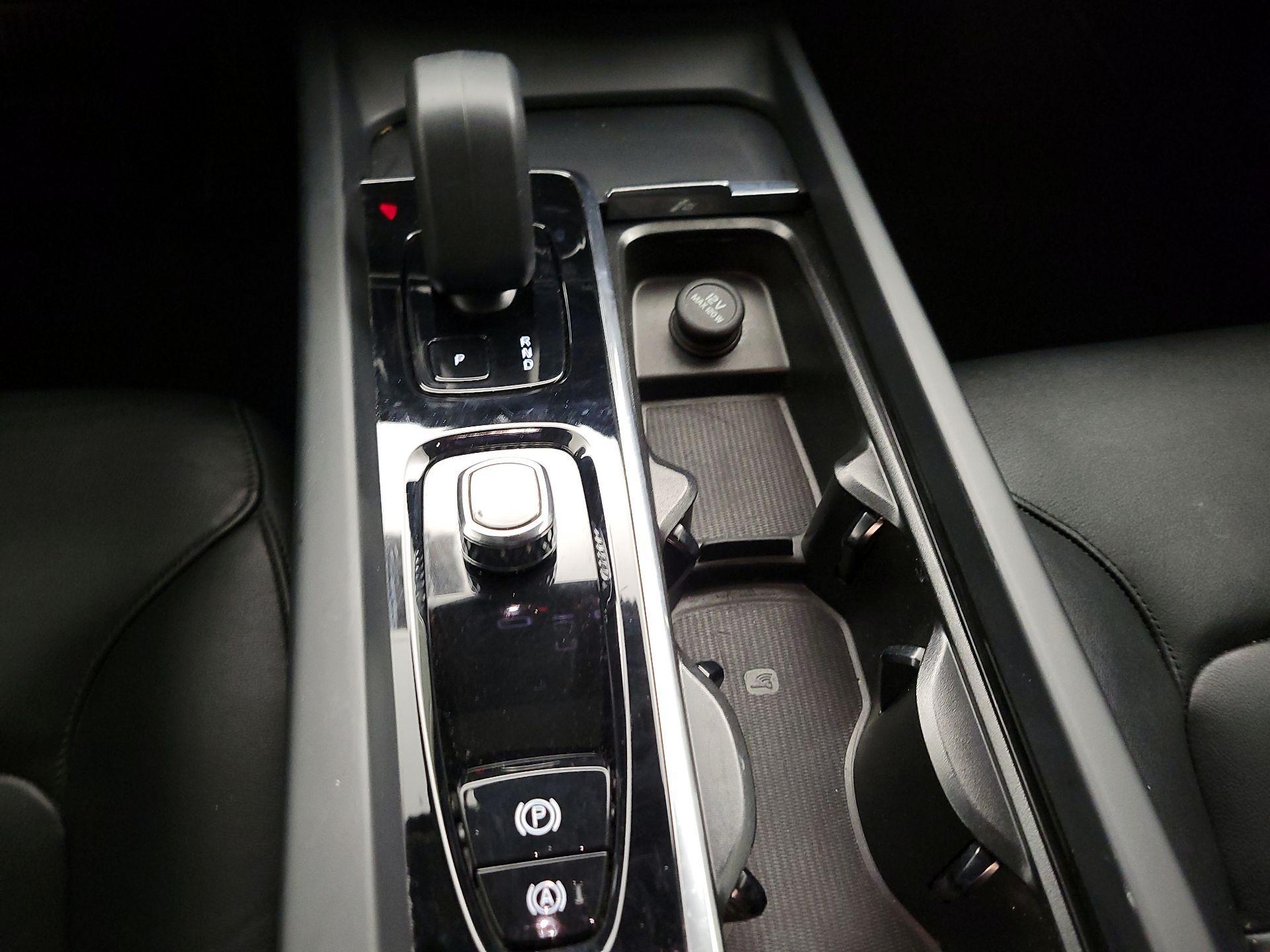 Thumbnail: 2024 Volvo S60 - 17