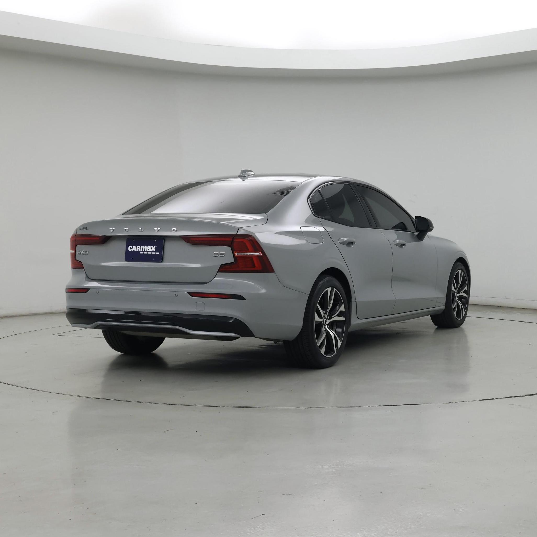 Thumbnail: 2024 Volvo S60 - 8