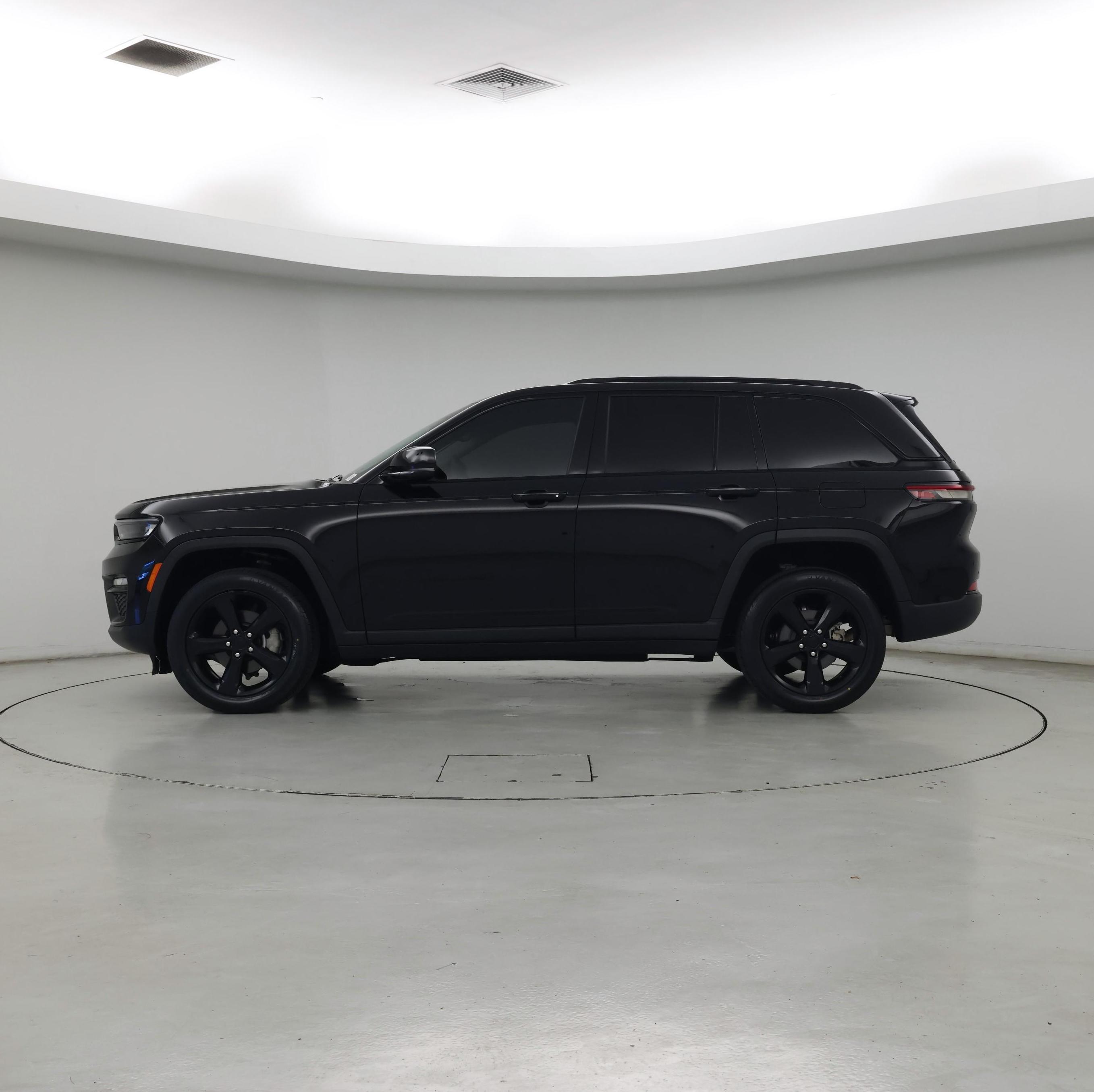 Thumbnail: 2023 Jeep Grand Cherokee - 3