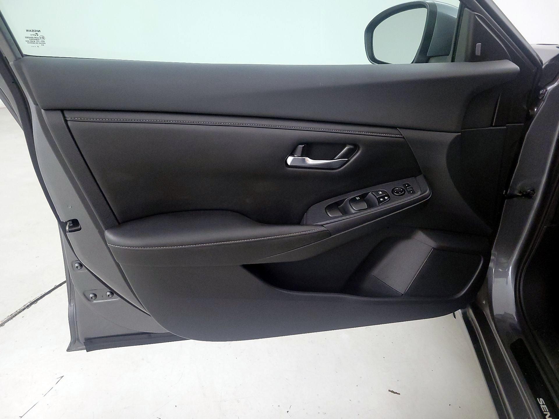 Thumbnail: 2021 Nissan Sentra - 12