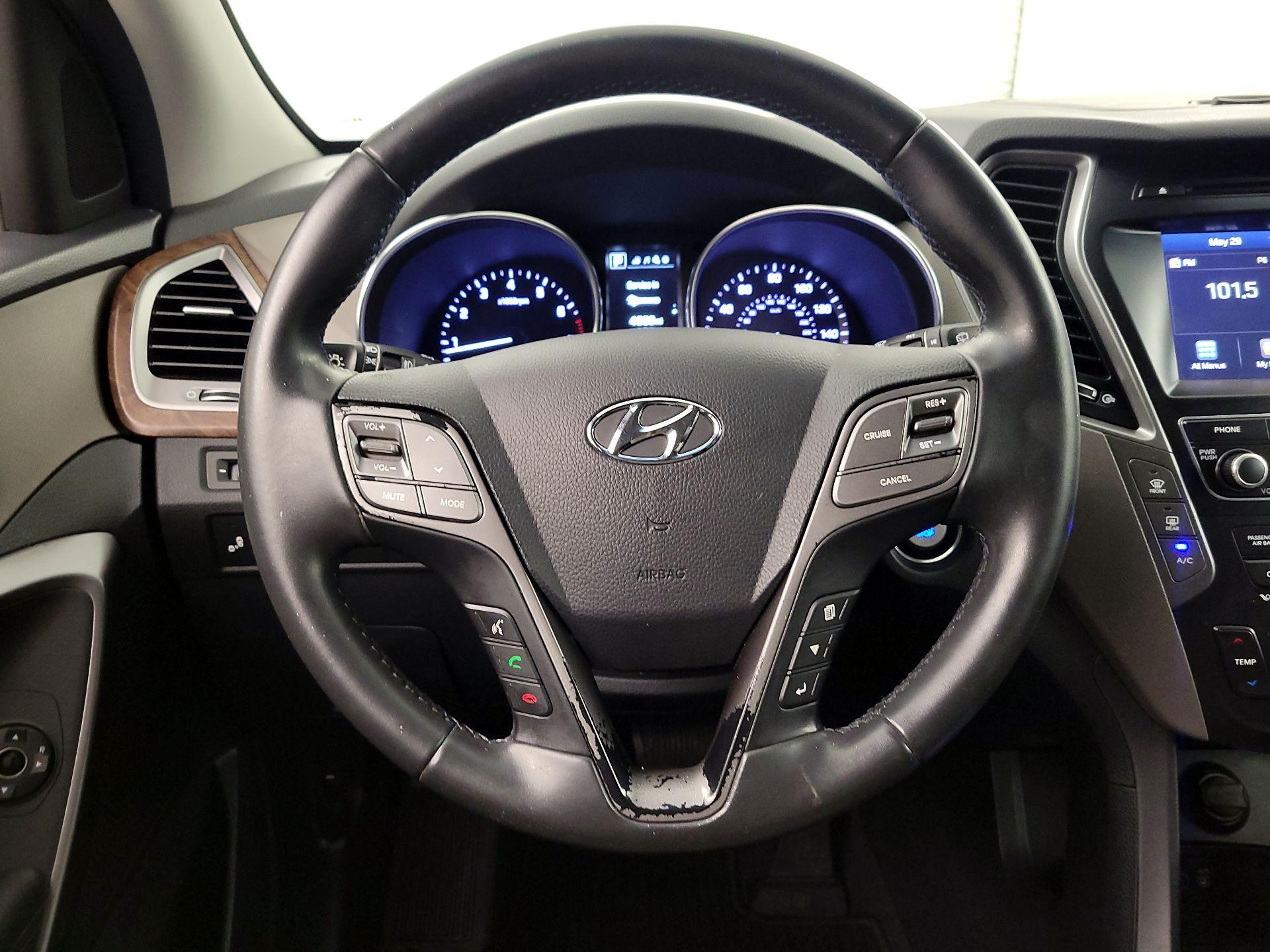 Thumbnail: 2017 Hyundai Santa Fe - 10