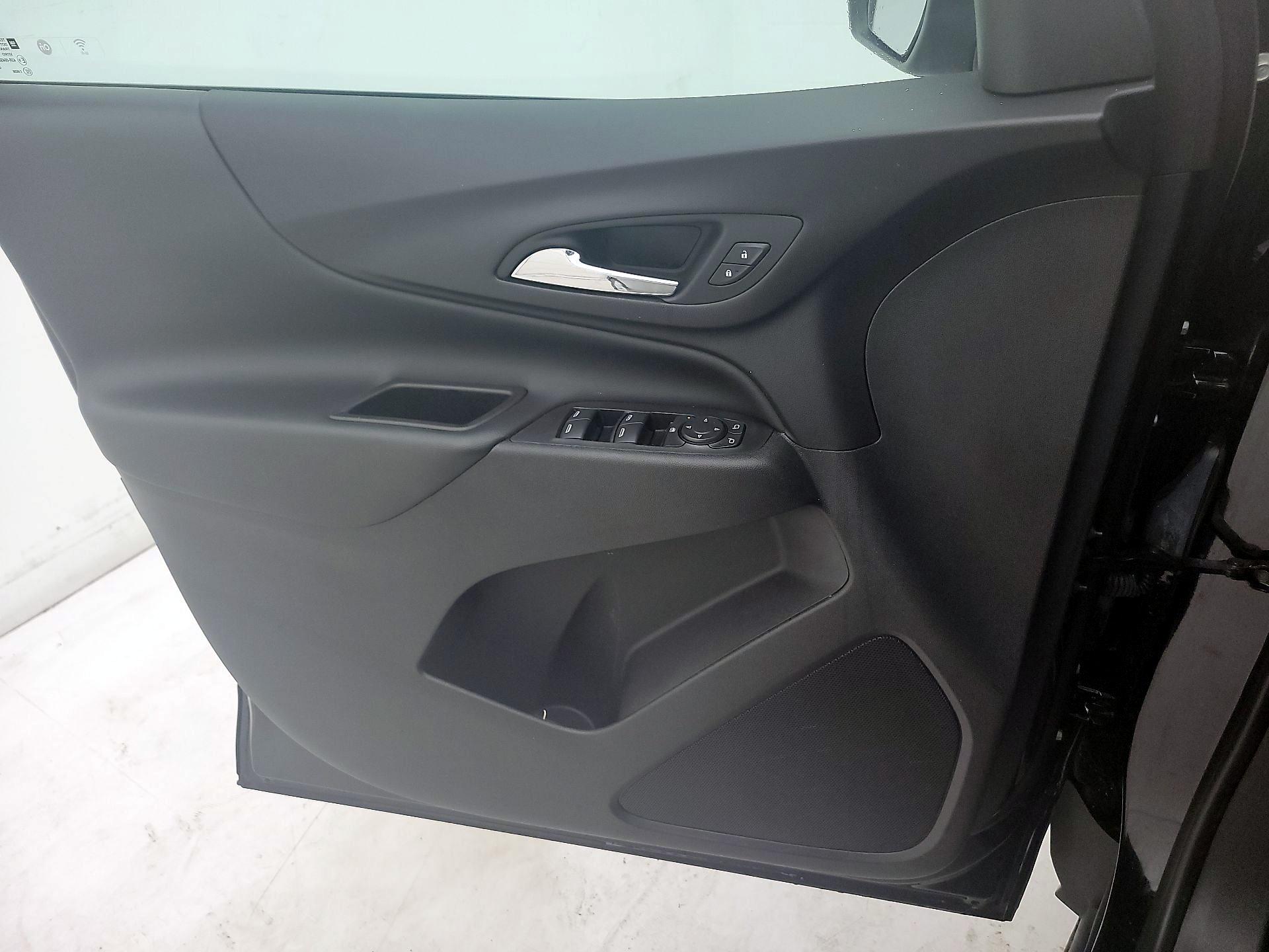 Thumbnail: 2021 Chevrolet Equinox - 12